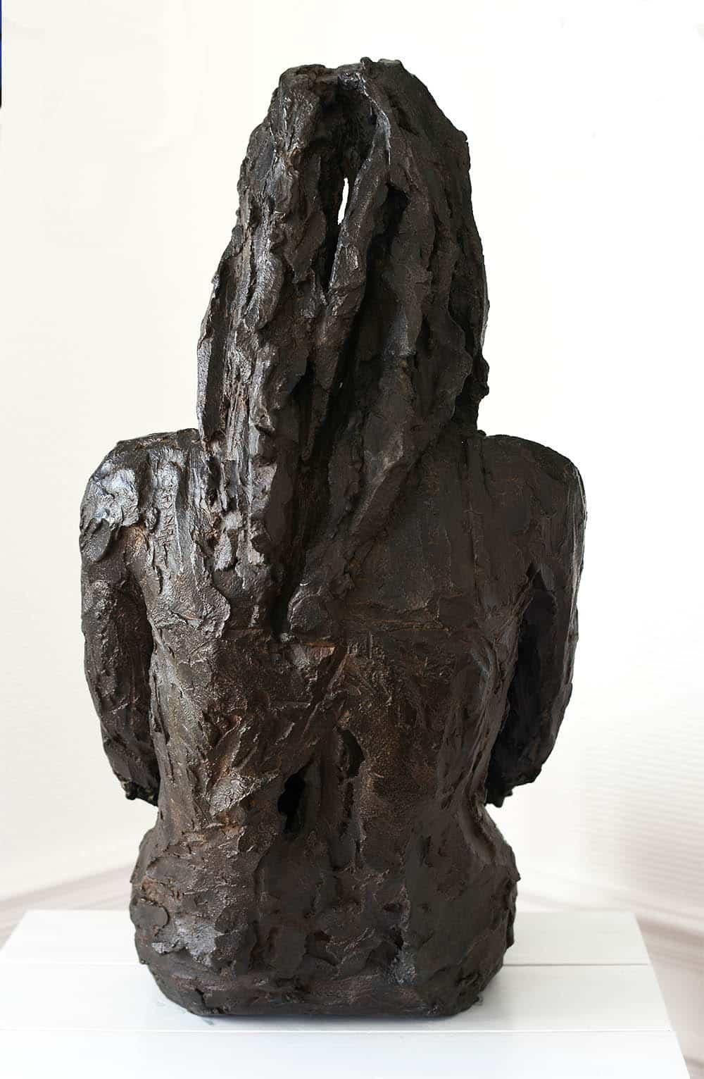 Rêve de fille par Cécile Raynal - Sculpture figure de femme, bronze, absence, sombre en vente 4