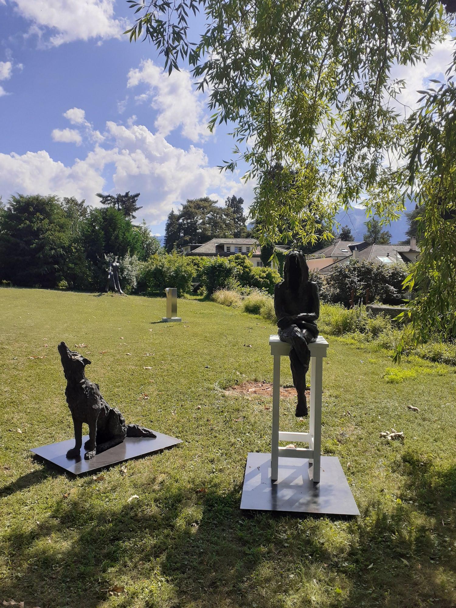 Rêve de fille par Cécile Raynal - Sculpture figure de femme, bronze, absence, sombre en vente 8
