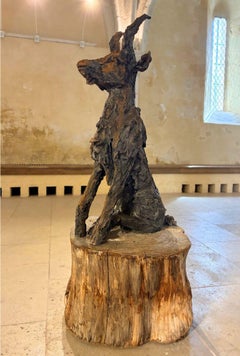 Chèvre par Cécile Raynal - Sculpture animalière en grès fumé, fable, argile