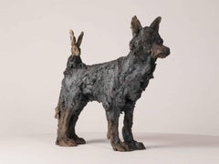 Hase und Wolf von Cécile Raynal - Skulptur aus rauchgebranntem Sandstein