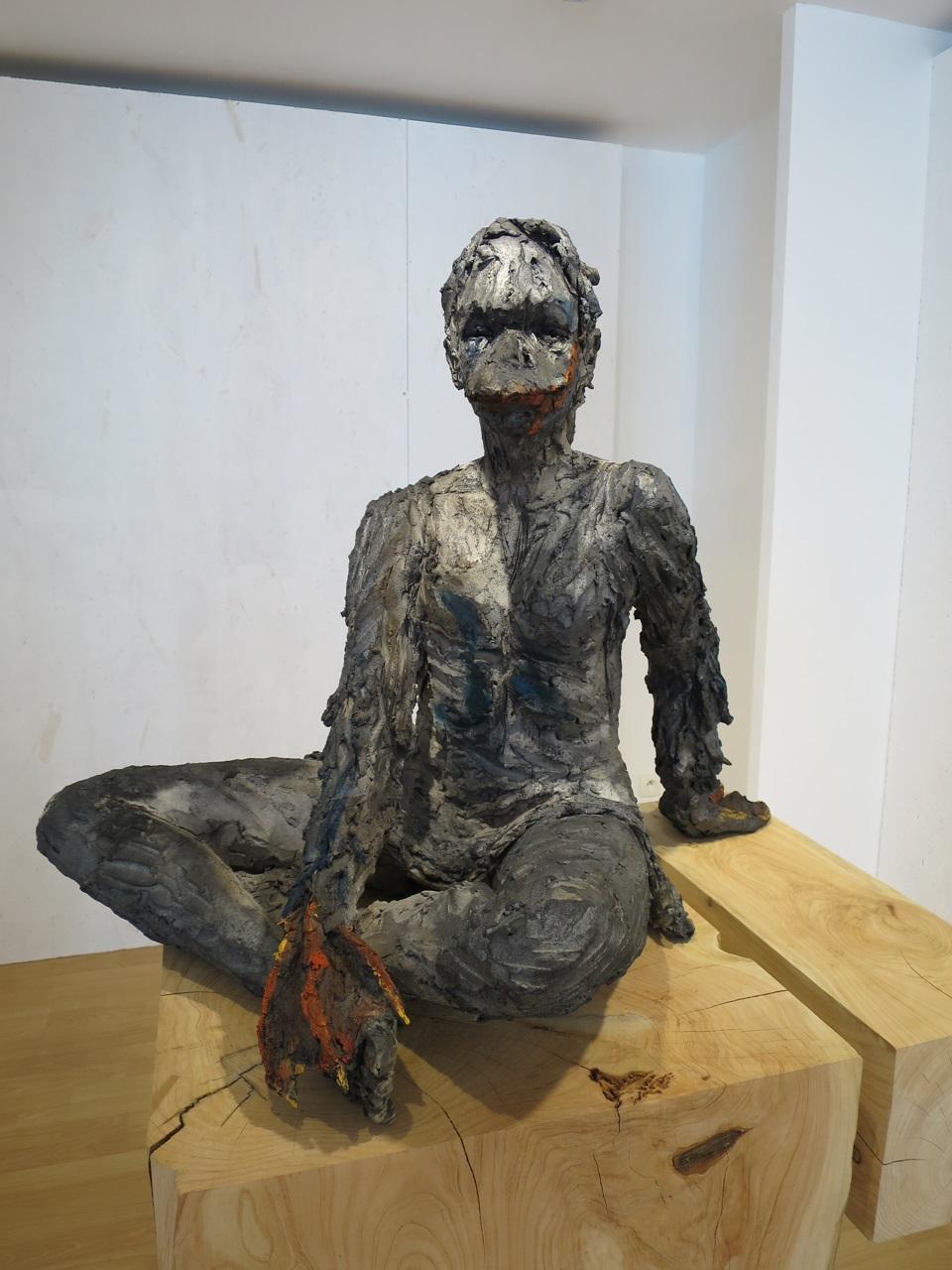 Je me cygnerai (with Luna) by Cécile Raynal - Stoneware sculpture, female figure For Sale 1