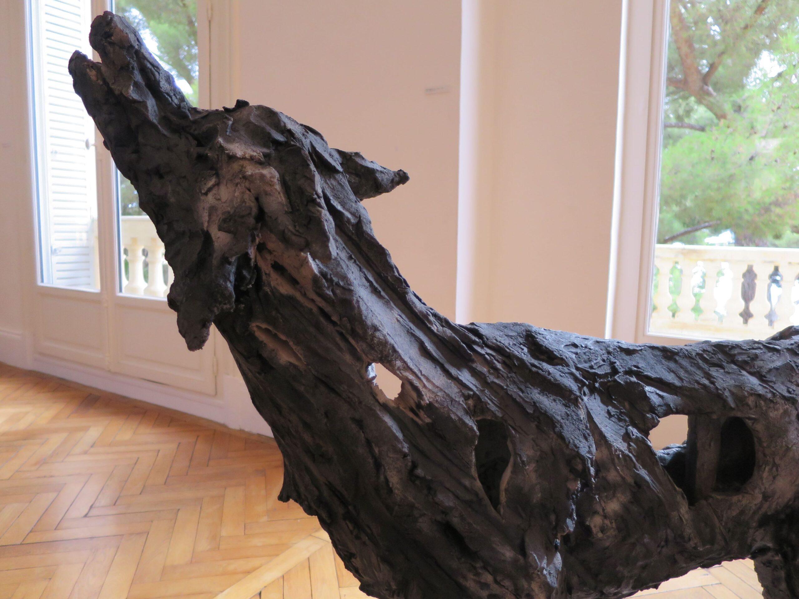 Loup-ve de Cécile Raynal - Sculpture en grès cuit au four, animal sauvage, loup en vente 4