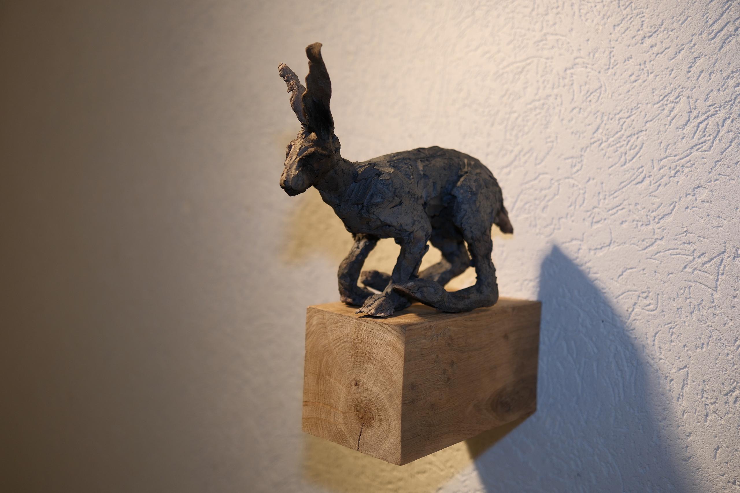 Correr de Cécile Raynal - Escultura de arte animal, personaje de cuento de hadas en venta 14
