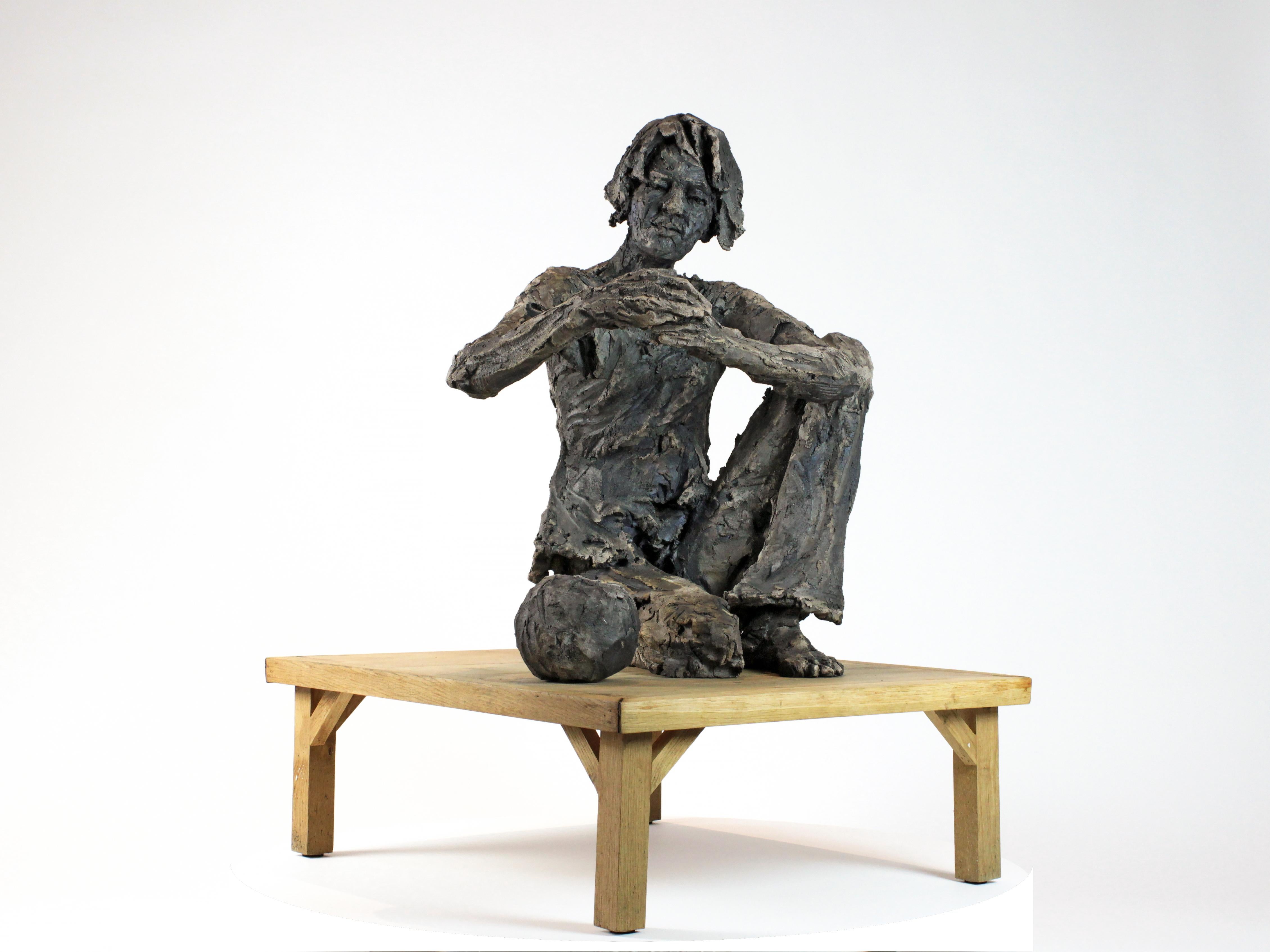 Selon Maud by Cécile Raynal - Stoneware sculpture, female figure, dream, poetic For Sale 7