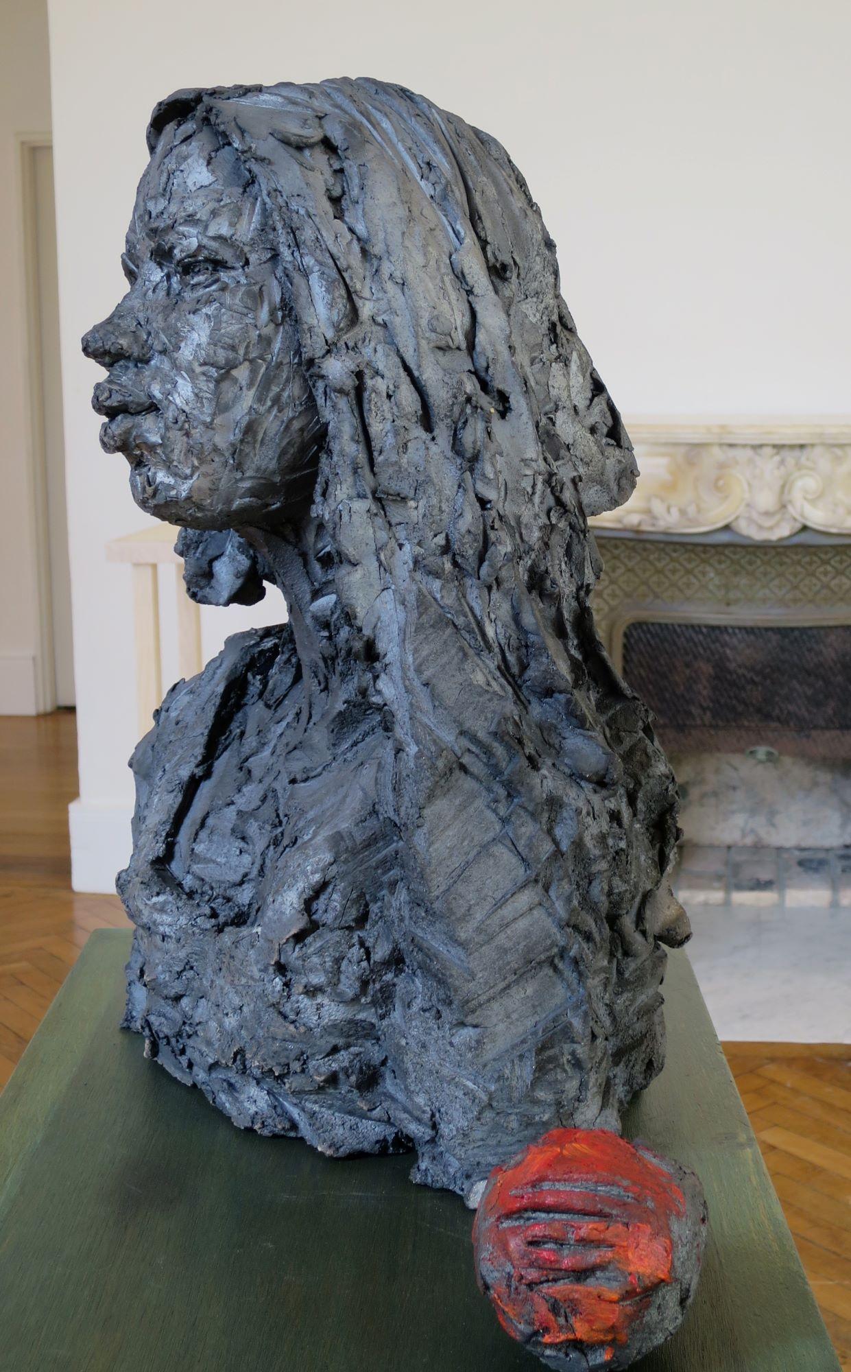 Solo (with Chloé) by Cécile Raynal - Stoneware sculpture, female figure, bust For Sale 8