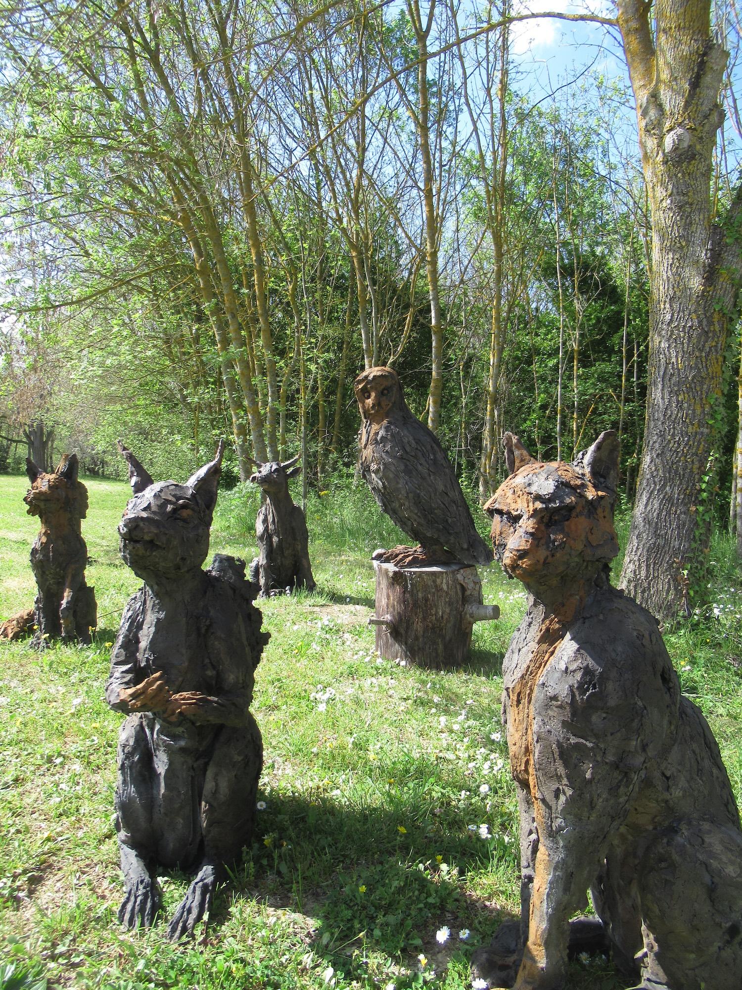 Squirrel by Cécile Raynal - Animal smoke-fired stoneware sculpture, fable, dark For Sale 10