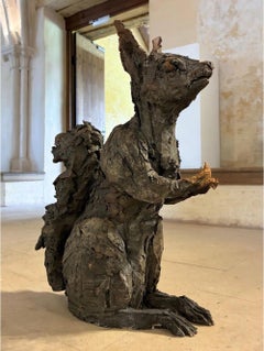 Eichhörnchen von Cécile Raynal - Tierische Skulptur aus rauchgebranntem Steingut, Fabel, dunkel