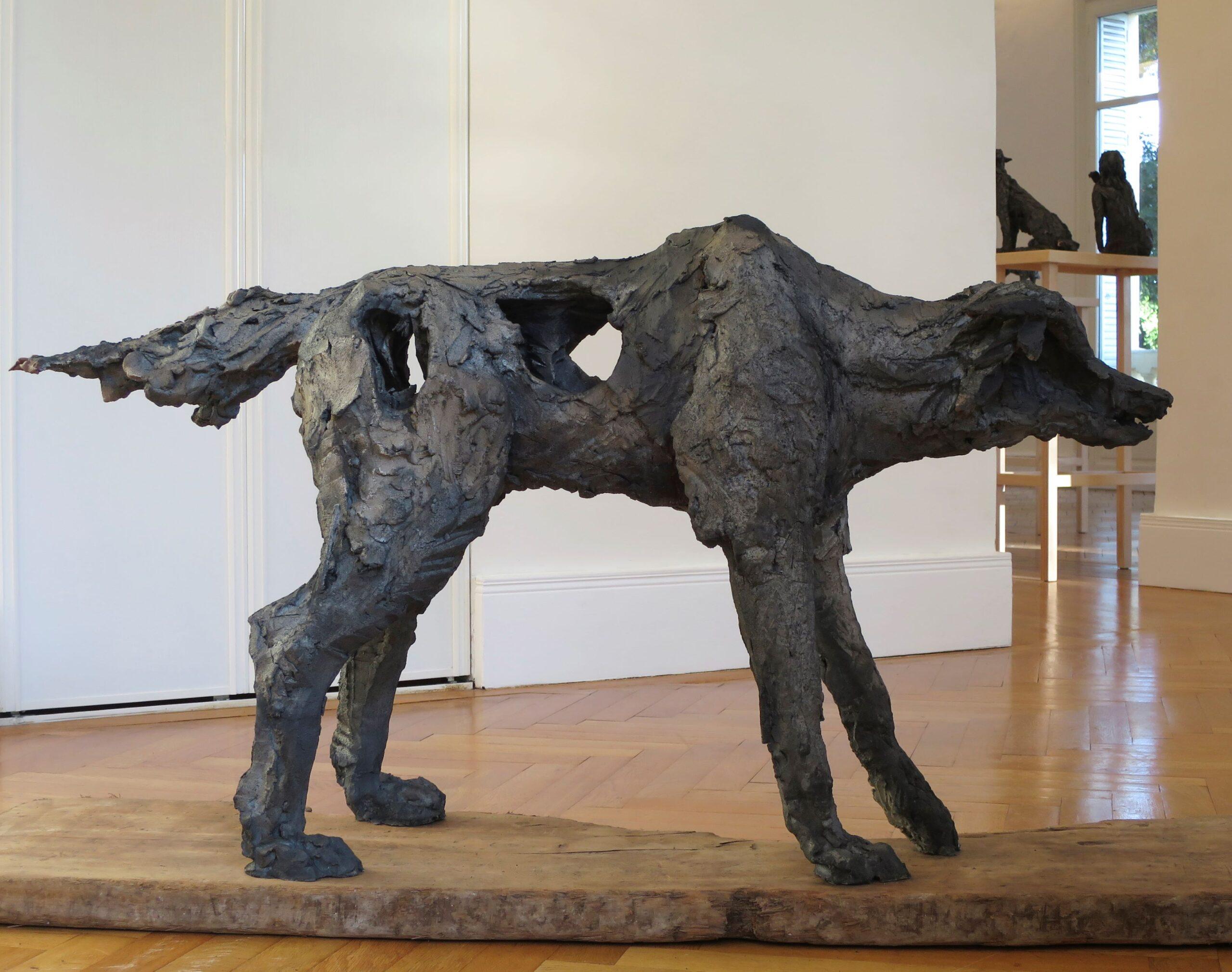 S'y jeter ou pas de Cécile Raynal - Animal grès enfumé, bois, Wood en vente 9