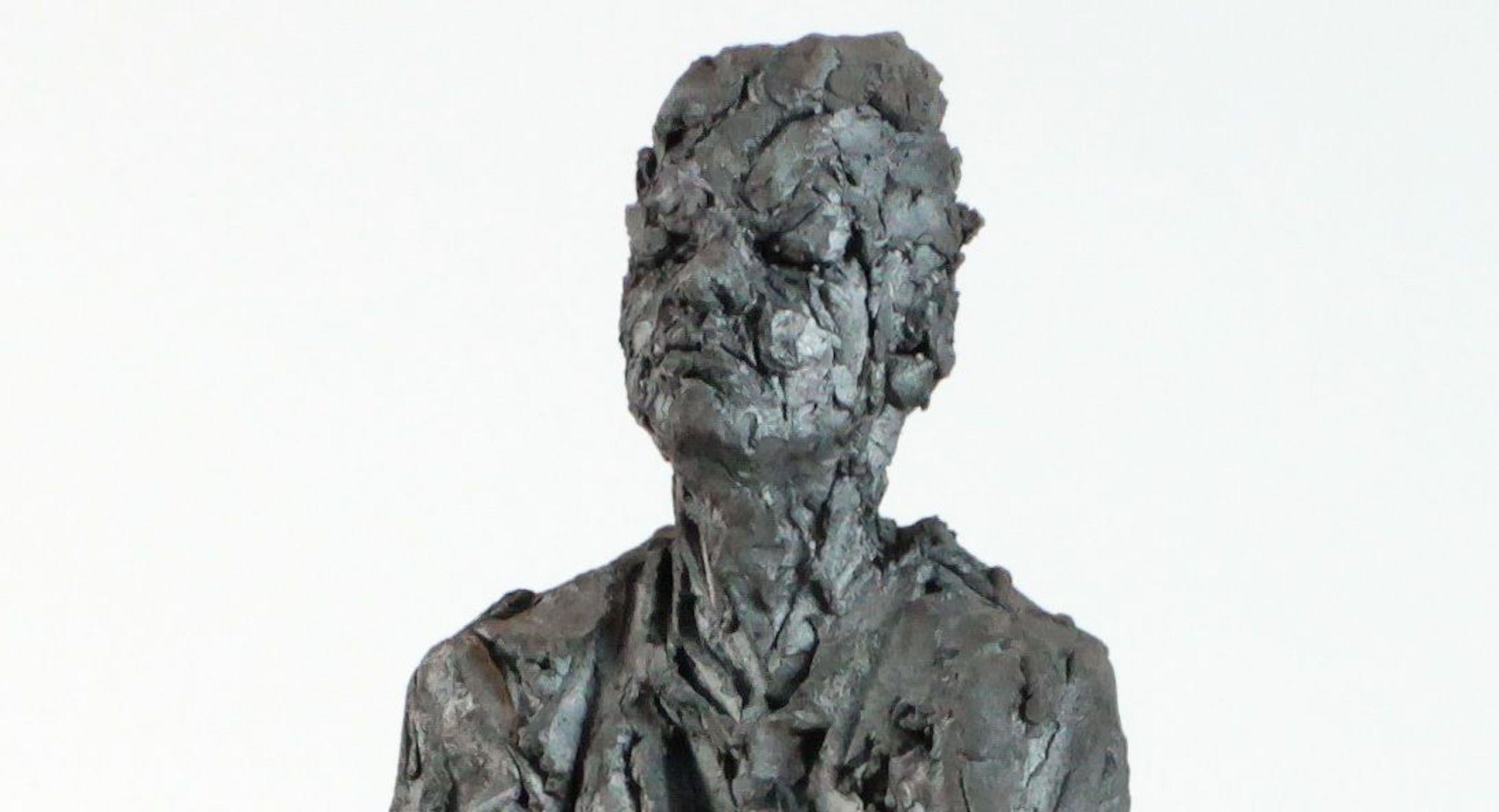 Vestibule des pommes (with Martin) by Cécile Raynal - Stoneware sculpture, man in vendita 5