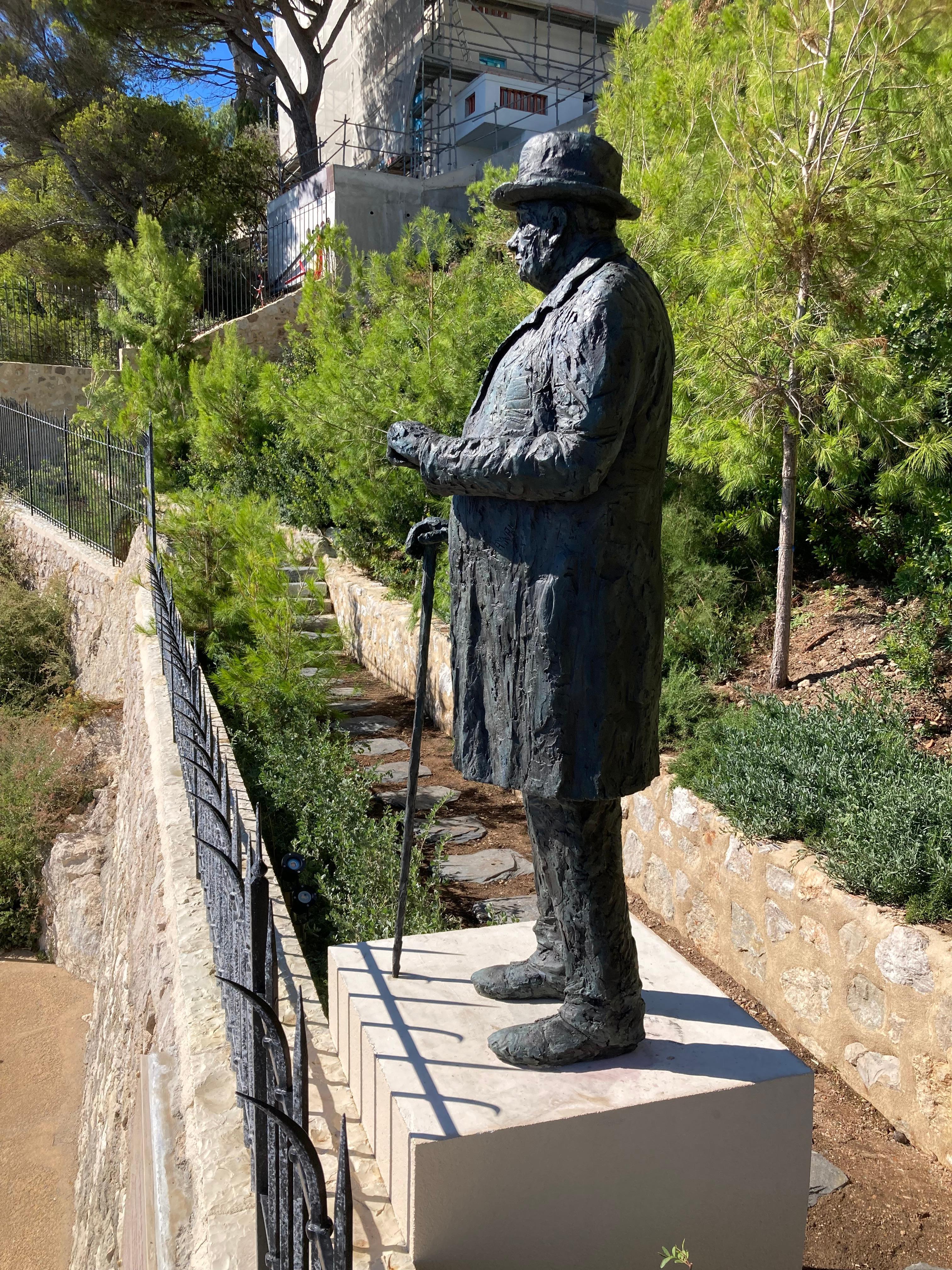 Winston by Cécile Raynal - Large bronze statue of Winston Churchill in vendita 1