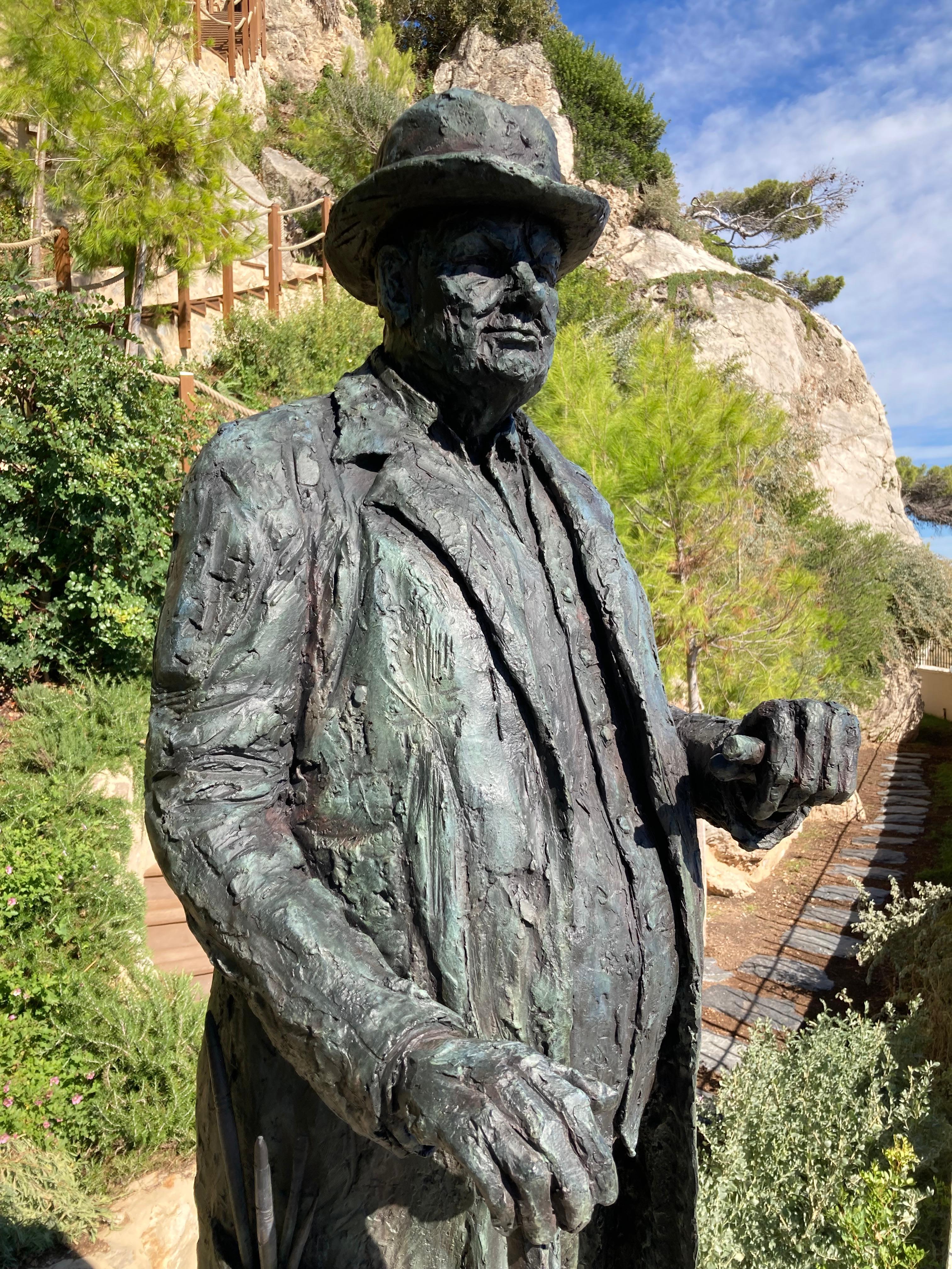 Winston by Cécile Raynal - Large bronze statue of Winston Churchill in vendita 3