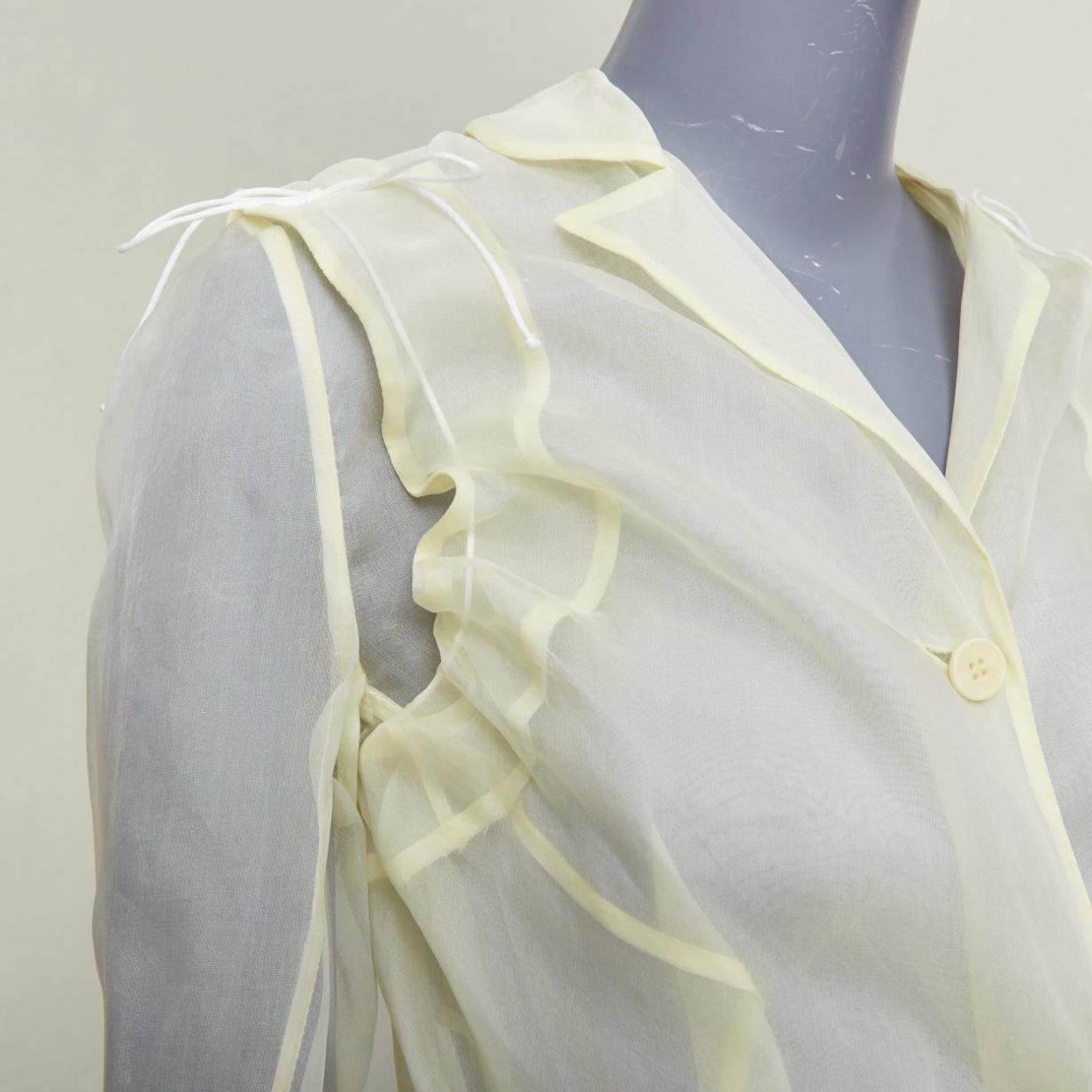 CECILIE BAHNSEN Jaughna buttermilchgelb 100% Seide dekonstruierter Blazer UK8 S
Referenz: TGAS/F00294
Marke: Cecilie Bahnsen
Modell: Jaughna
MATERIAL: Seide
Farbe: Gelb
Muster: Solide
Verschluss: Knopf
Zusätzliche Details: Halbtransparente