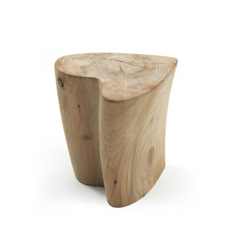 Stool Cedar Heart made in natural solid cedar 
wood with natural pine extract wax treatment.
Solid cedar wood include movement, 
cracks and changes in wood conditions, 
this is the essential characteristic of natural 
solid cedar wood due to natural
