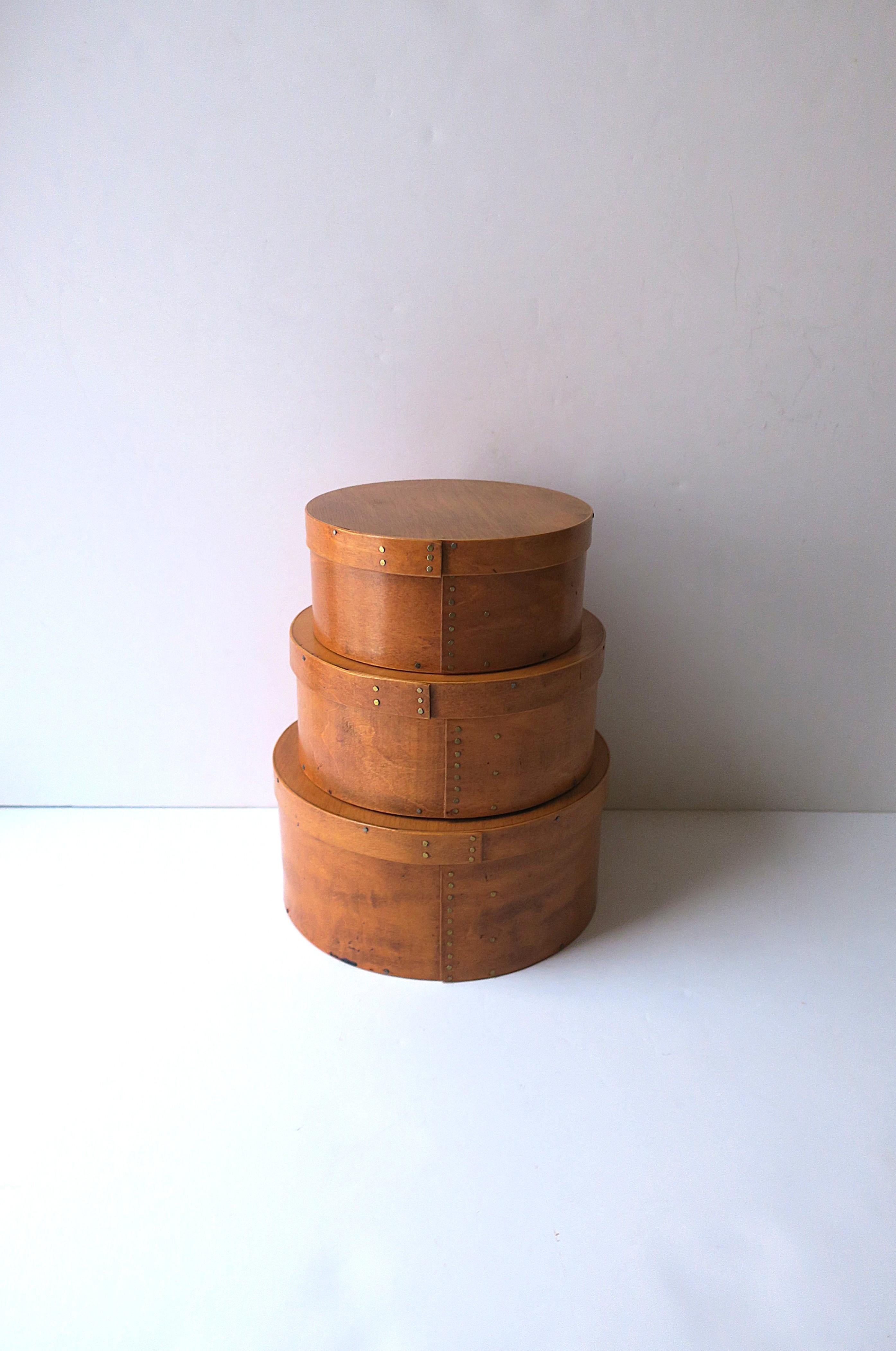 Cedar Storage Boxes In Good Condition In New York, NY