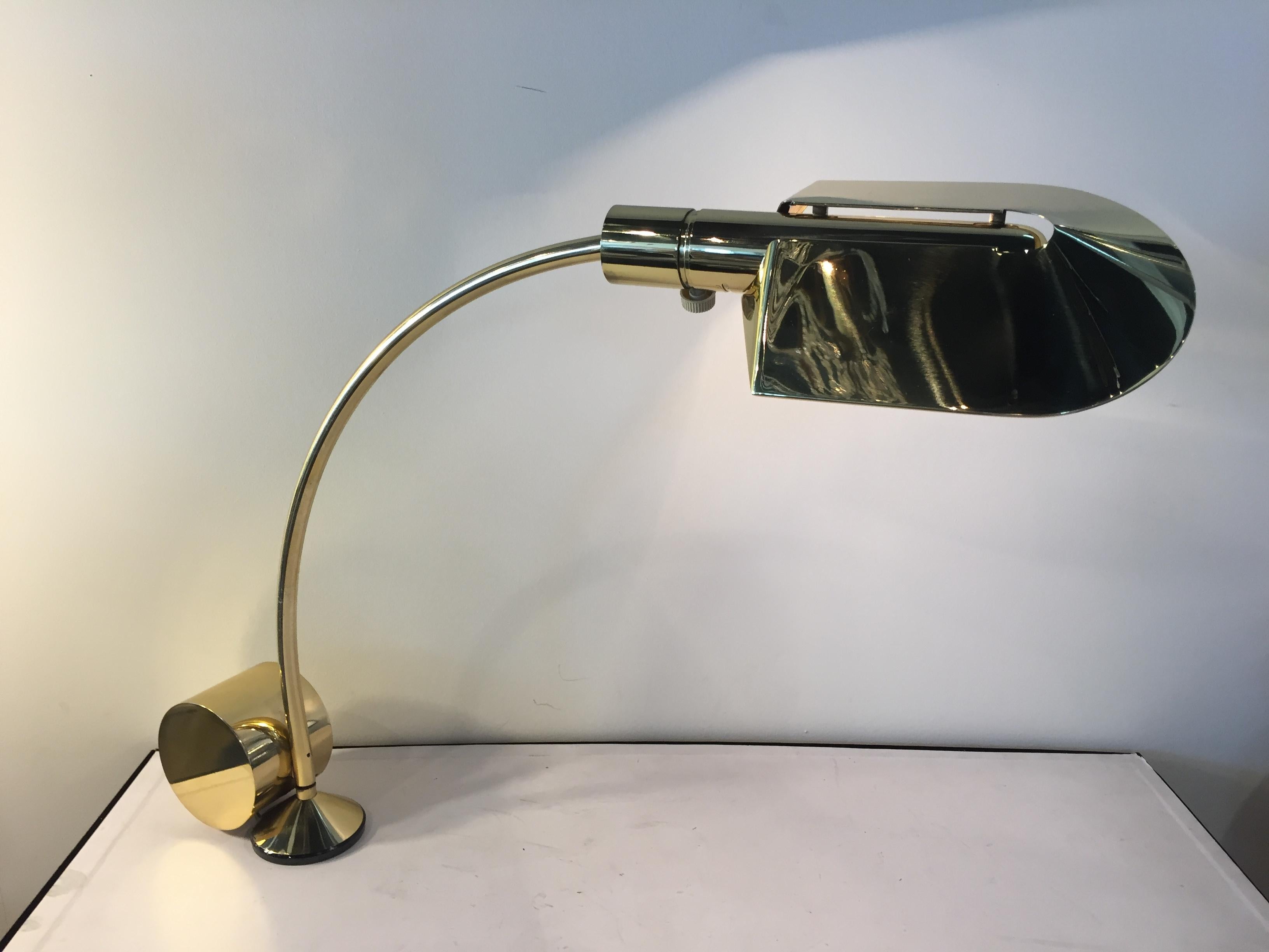 Cedric Hartman Counter Balance Brass Desk Lamp In Excellent Condition In Westport, CT