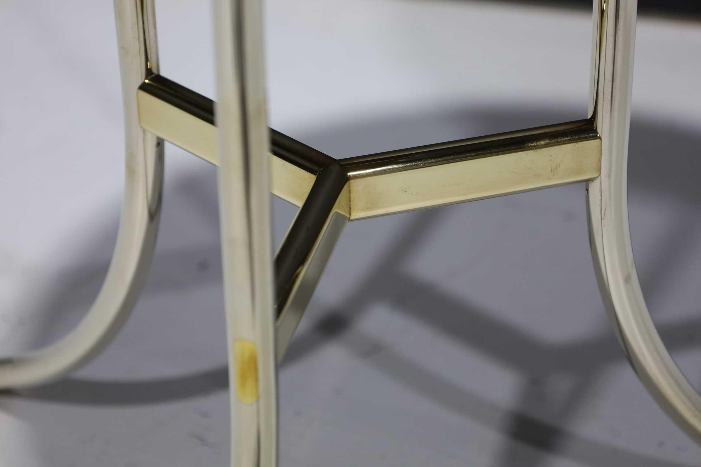 Mid-Century Modern Table d'appoint Cedric Hartman en acier poli et laiton avec plateau en granit noir en vente