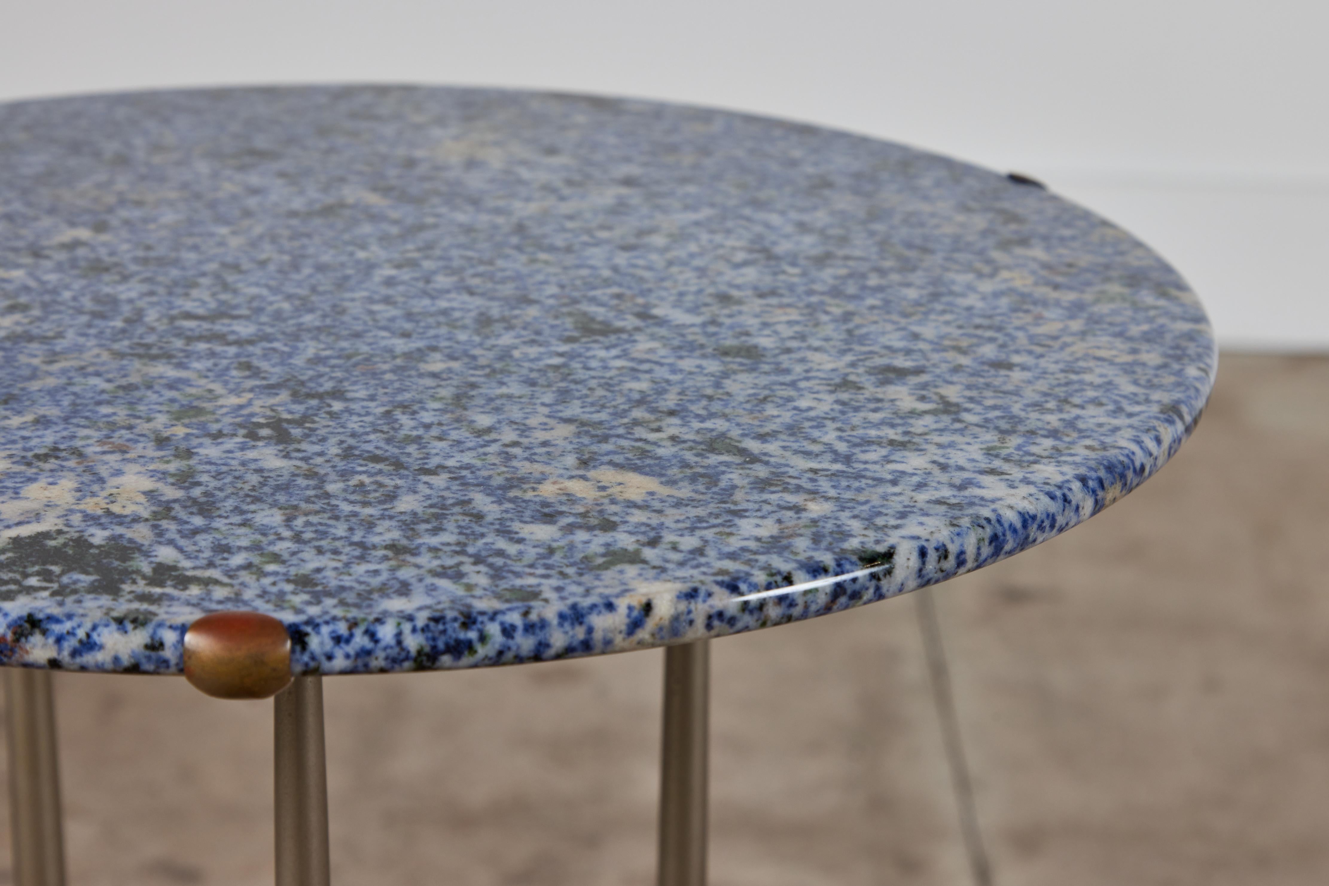 Rame Tavolino Cedric Hartman con piano in granito blu in vendita