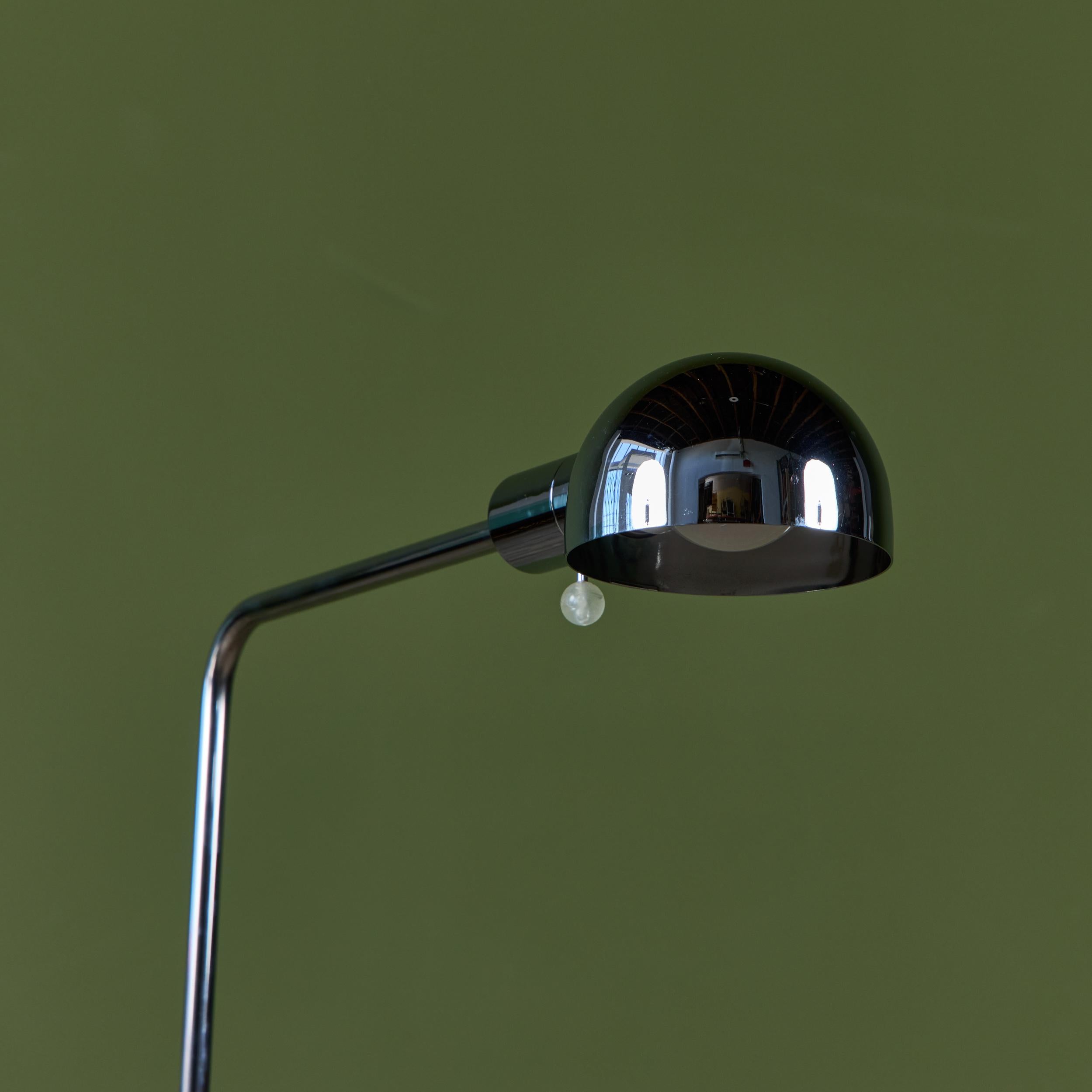 Mid-Century Modern Cedric Hartman - Lampadaire de pharmacie à barre parallèle en acier inoxydable en vente
