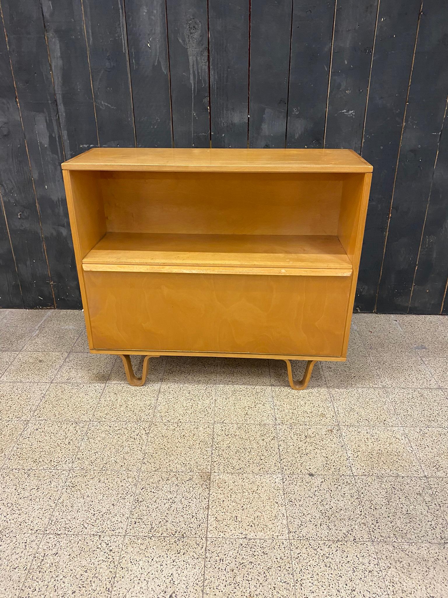 Cees Braackman for  Editions Pastoe Small Side Cabinet, Flap Door circa 1950 For Sale 3