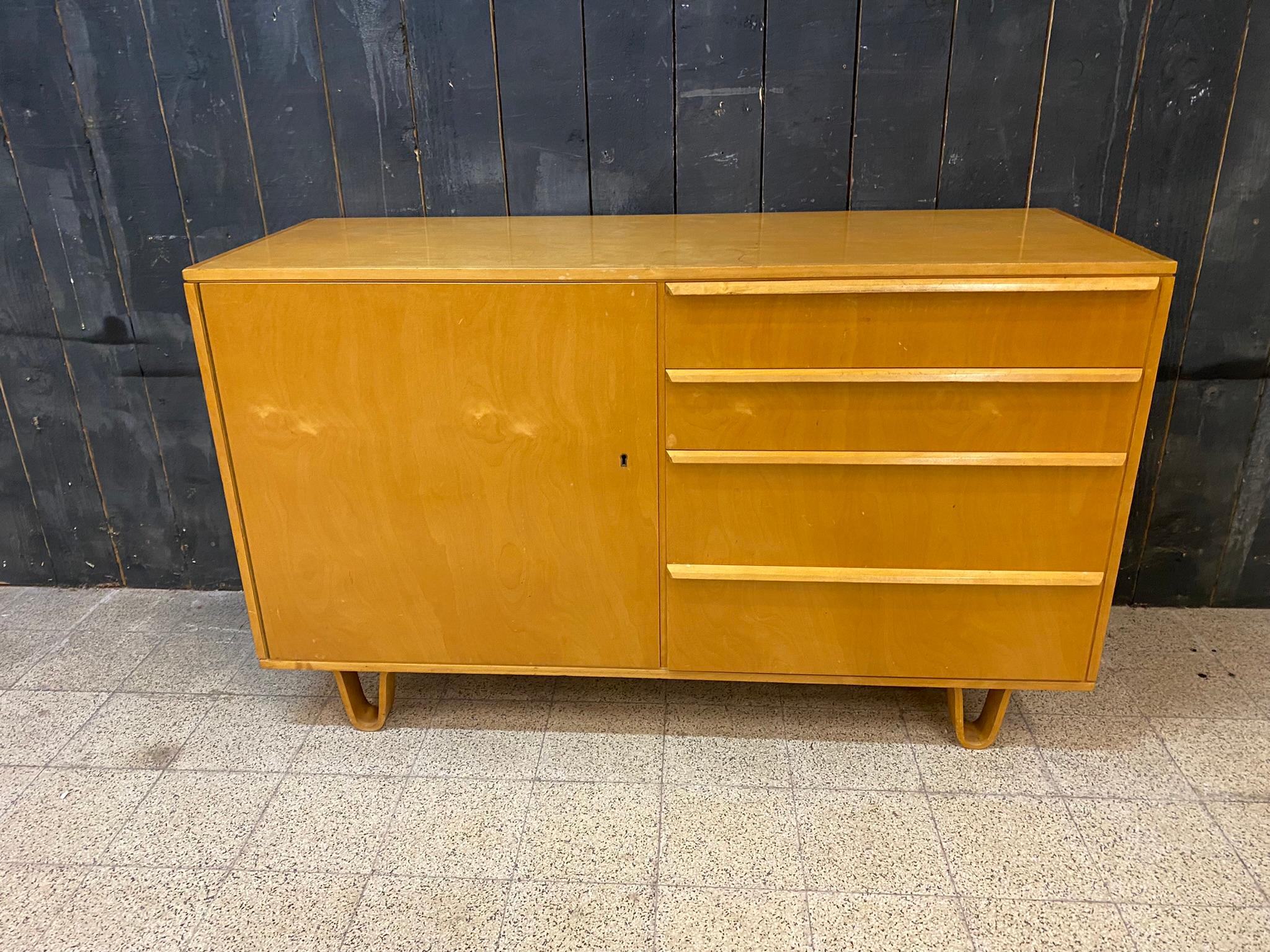 Cees Braackman for Editions Pastoe Small Sideboard, circa 1950 For Sale 1