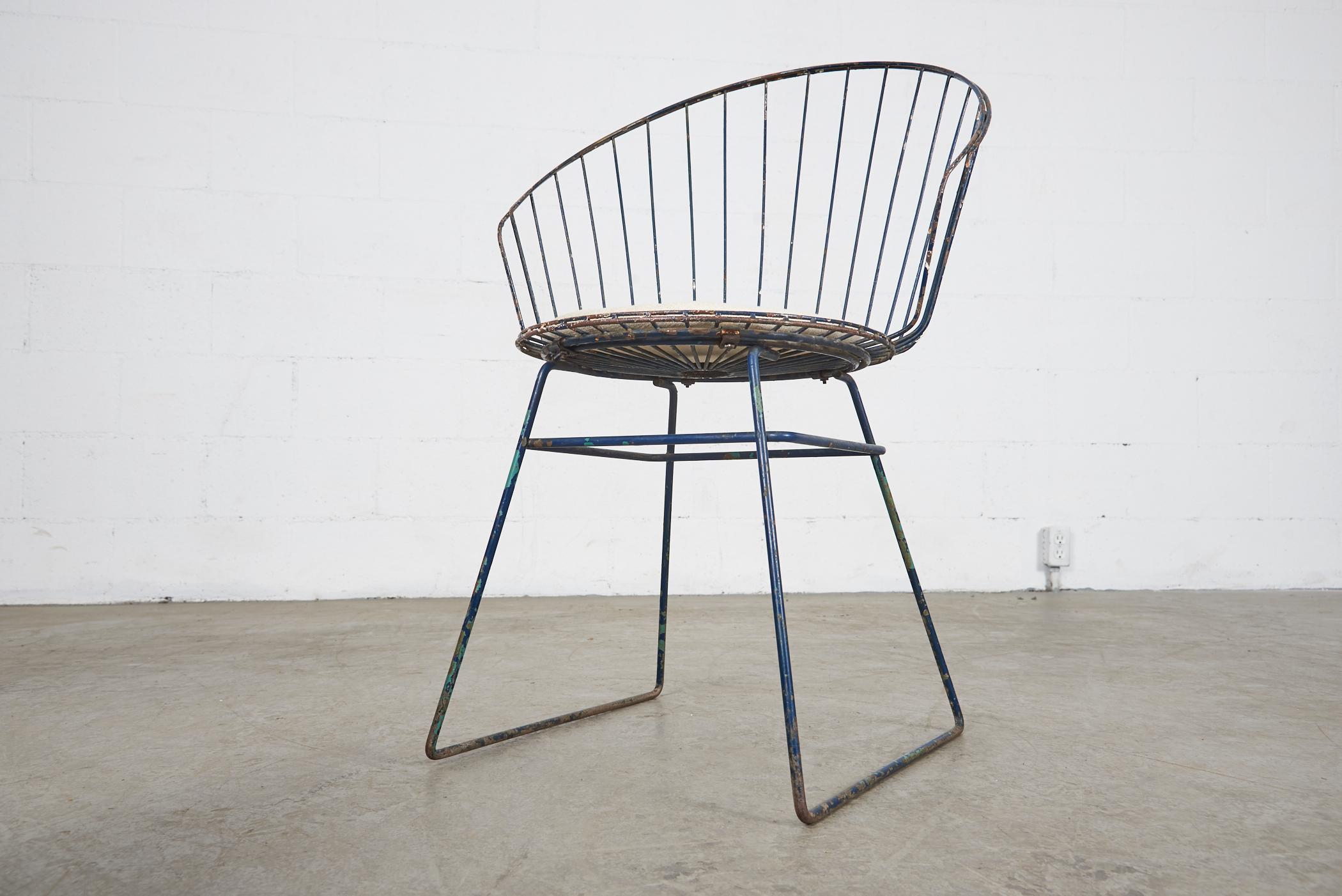 Cees Braakman & Adriaan Dekker for Pastoe Wire Frame Chair w/ Cream Cushion In Good Condition For Sale In Los Angeles, CA