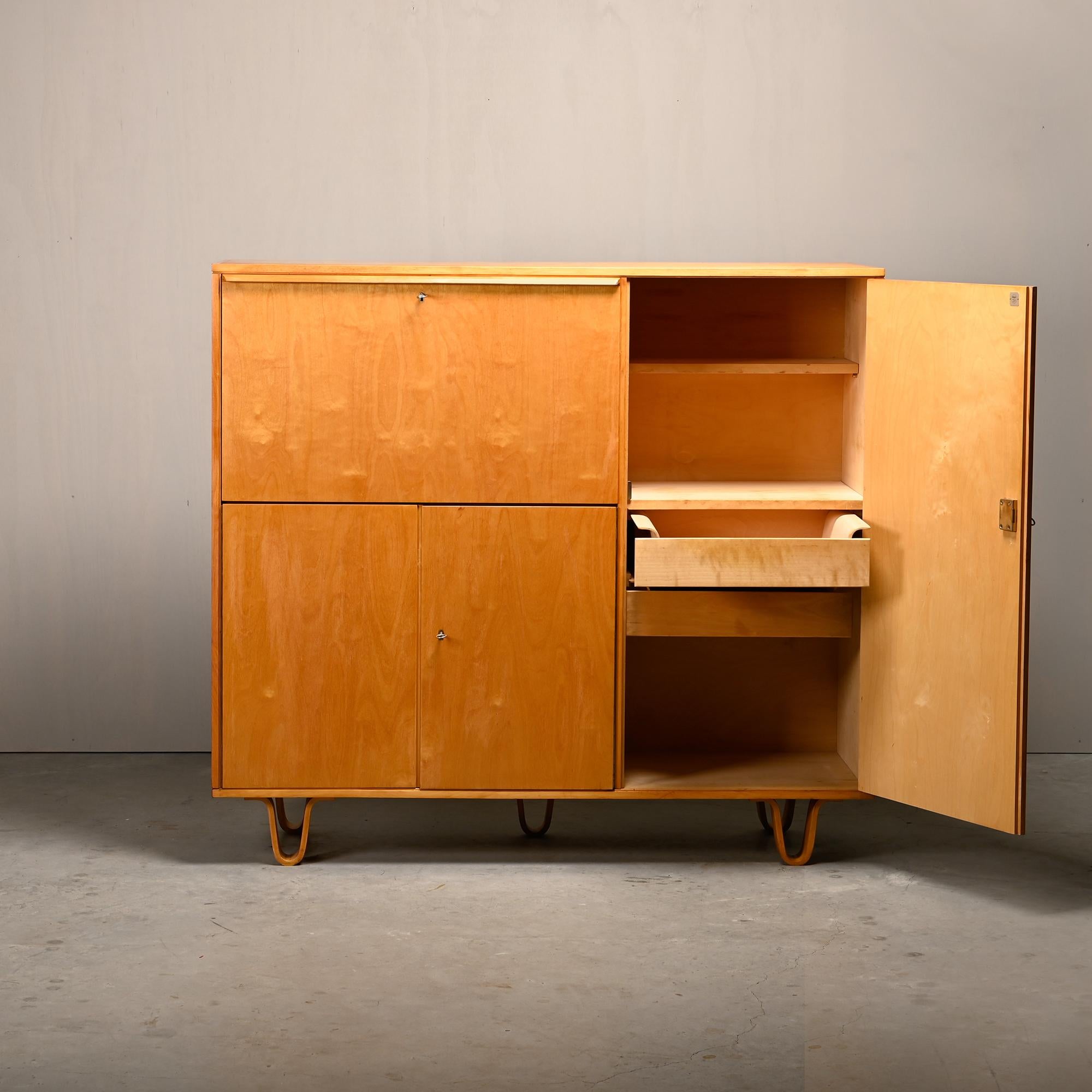 Cees Braakman CB01 Secretaire / Highboard en contrachapado de abedul para Pastoe Años 50 en Bueno estado para la venta en Amsterdam, NL
