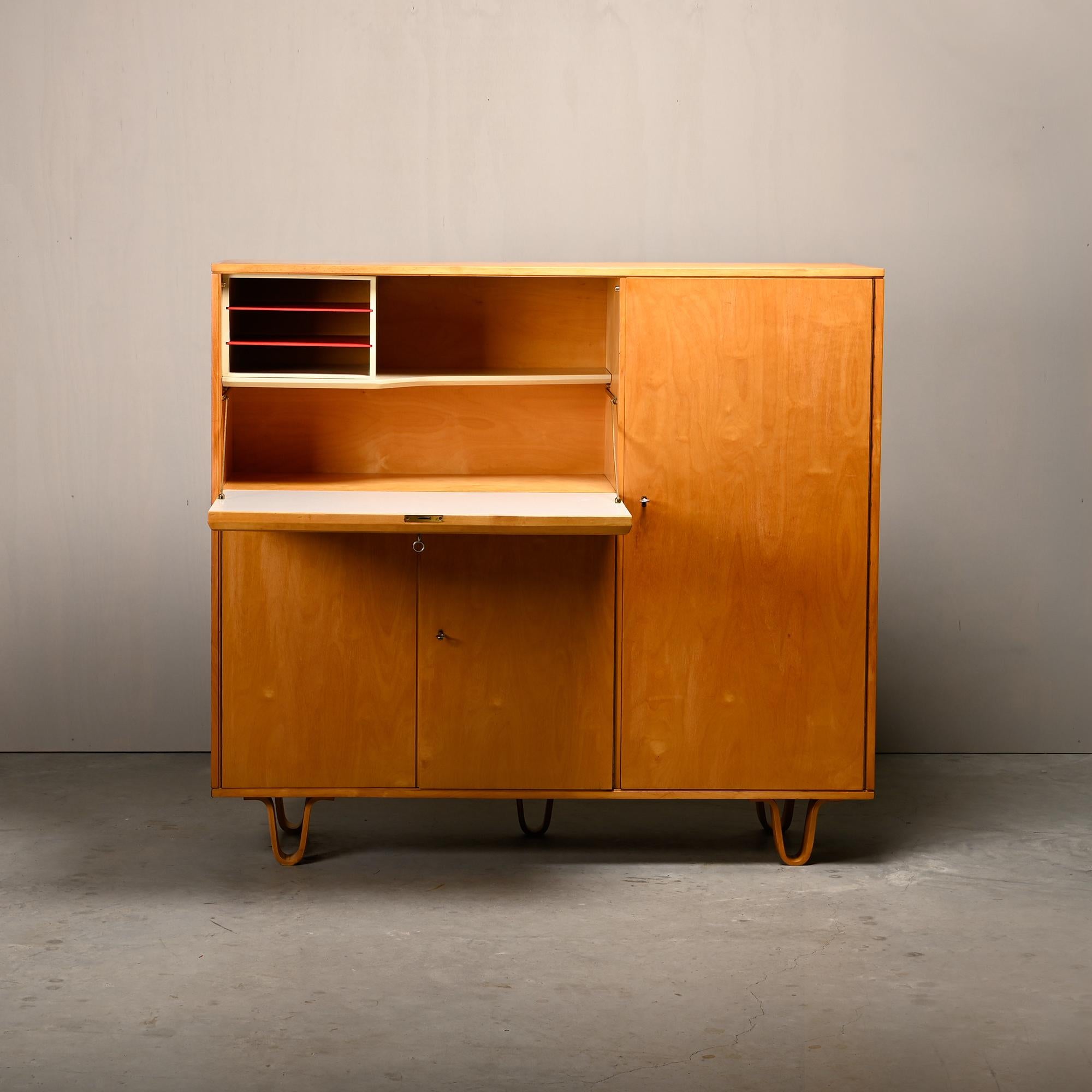 Cees Braakman CB01 Secretaire / Highboard en contrachapado de abedul para Pastoe Años 50 mediados del siglo XX en venta