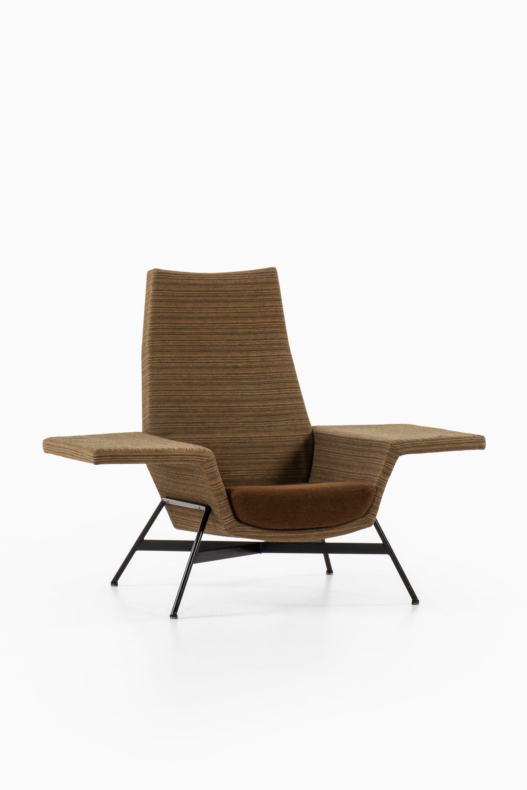 Mid-Century Modern Otto Kolbe Easy Chair Produced by Walter Knoll in America For Sale