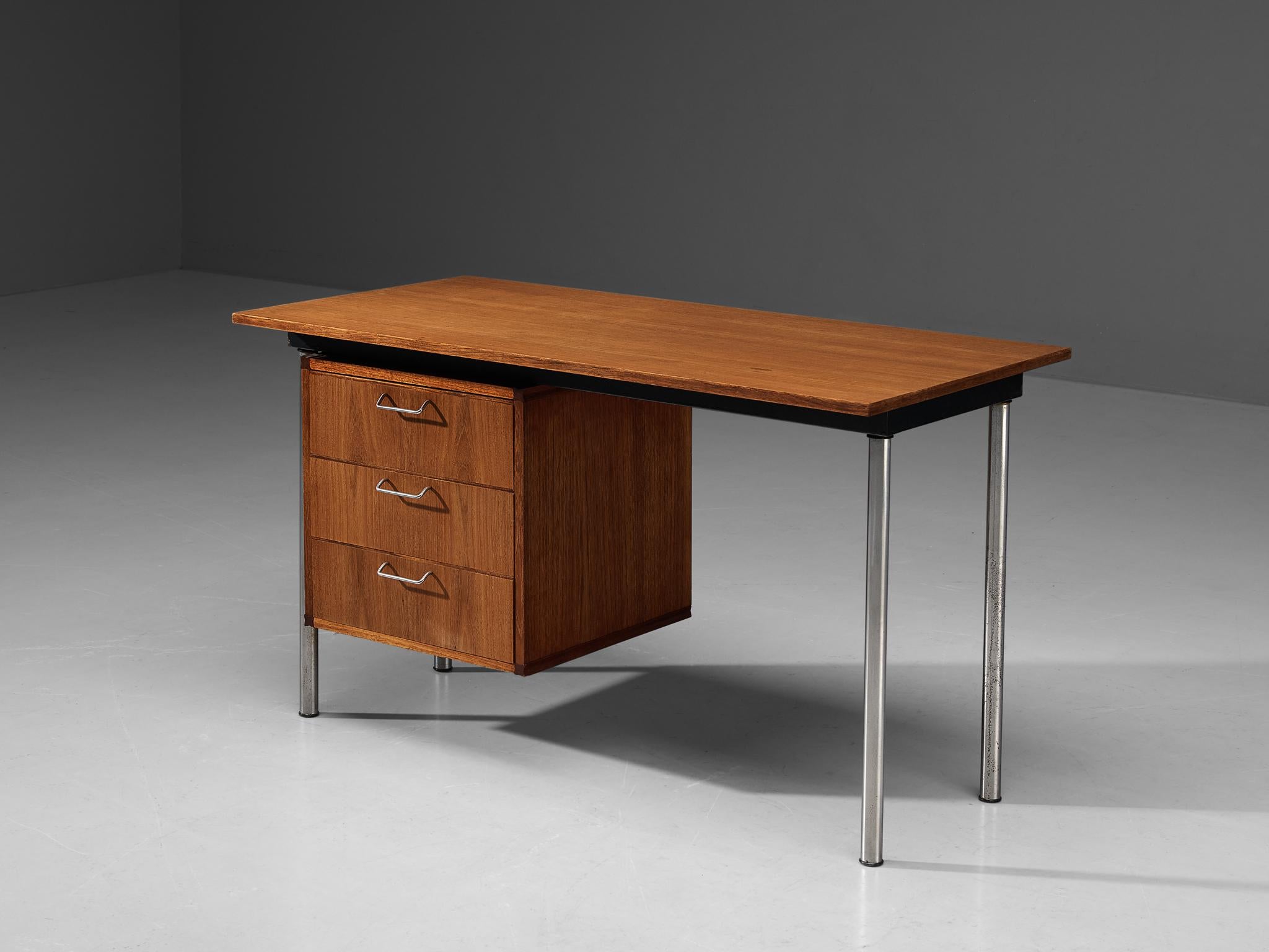 Cees Braakman for Pastoe, desk, teak, brushed metal, The Netherlands, 1950s.

Modest designed desk by Dutch designer Cees Braakman for Pastoe. The table top and drawer compartment are executed in teak. Curved plywood is used to furnish the inner