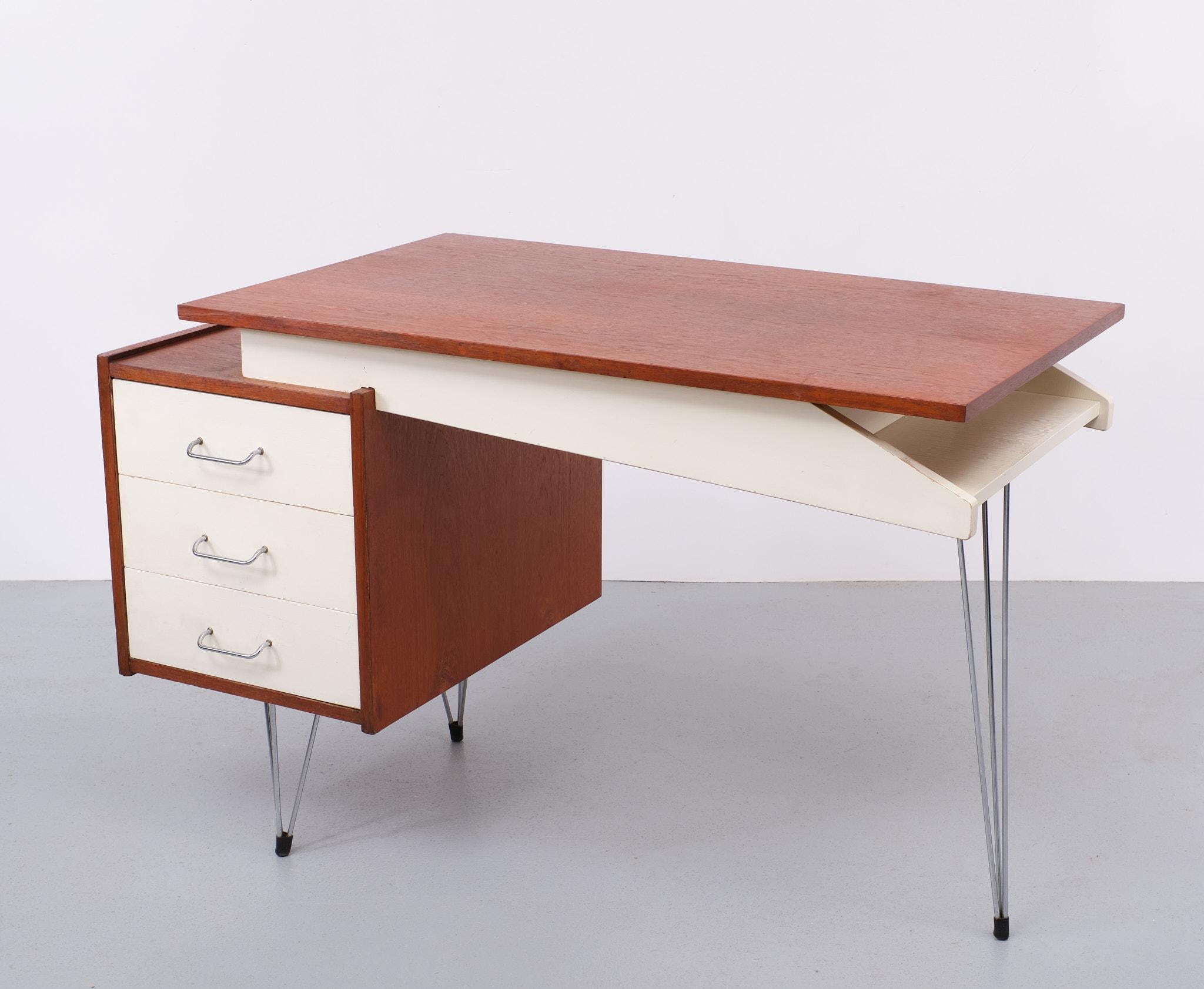 Dutch Cees Braakman  Hairpin Desk  Pastoe  Holland  1950/60 