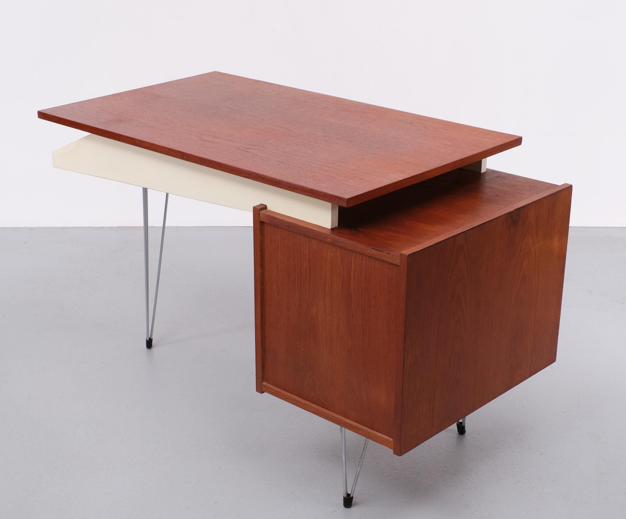 Cees Braakman  Hairpin Desk  Pastoe  Holland  1950/60  1