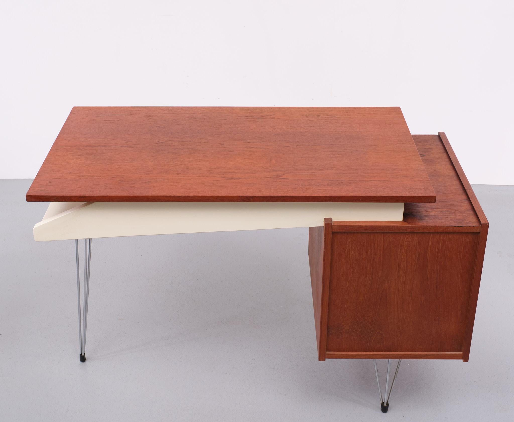 Cees Braakman  Hairpin Desk  Pastoe  Holland  1950/60  2