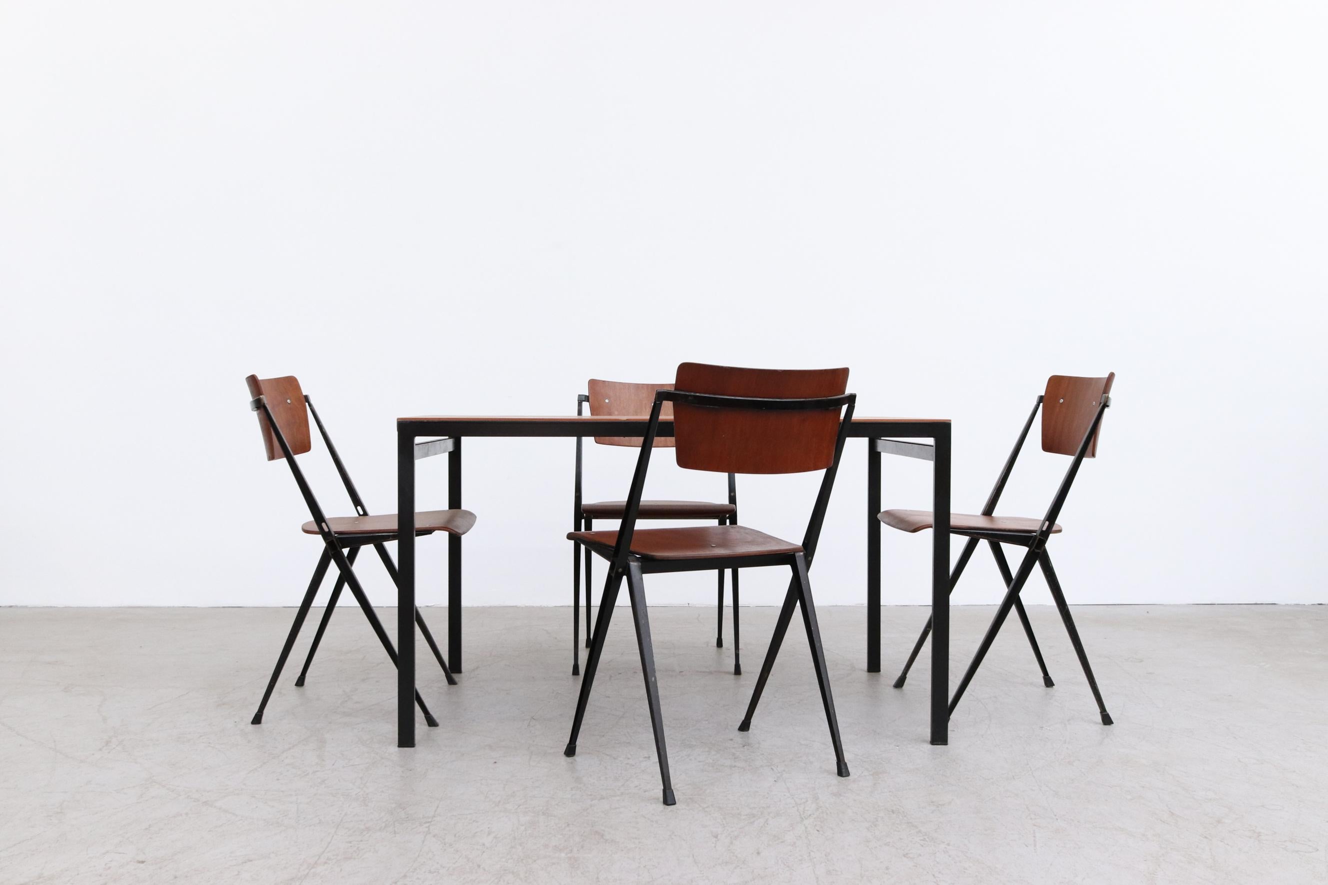 Cees Braakman Japanese Series Table de salle à manger en teck pour Pastoe avec structure en métal noir en vente 1