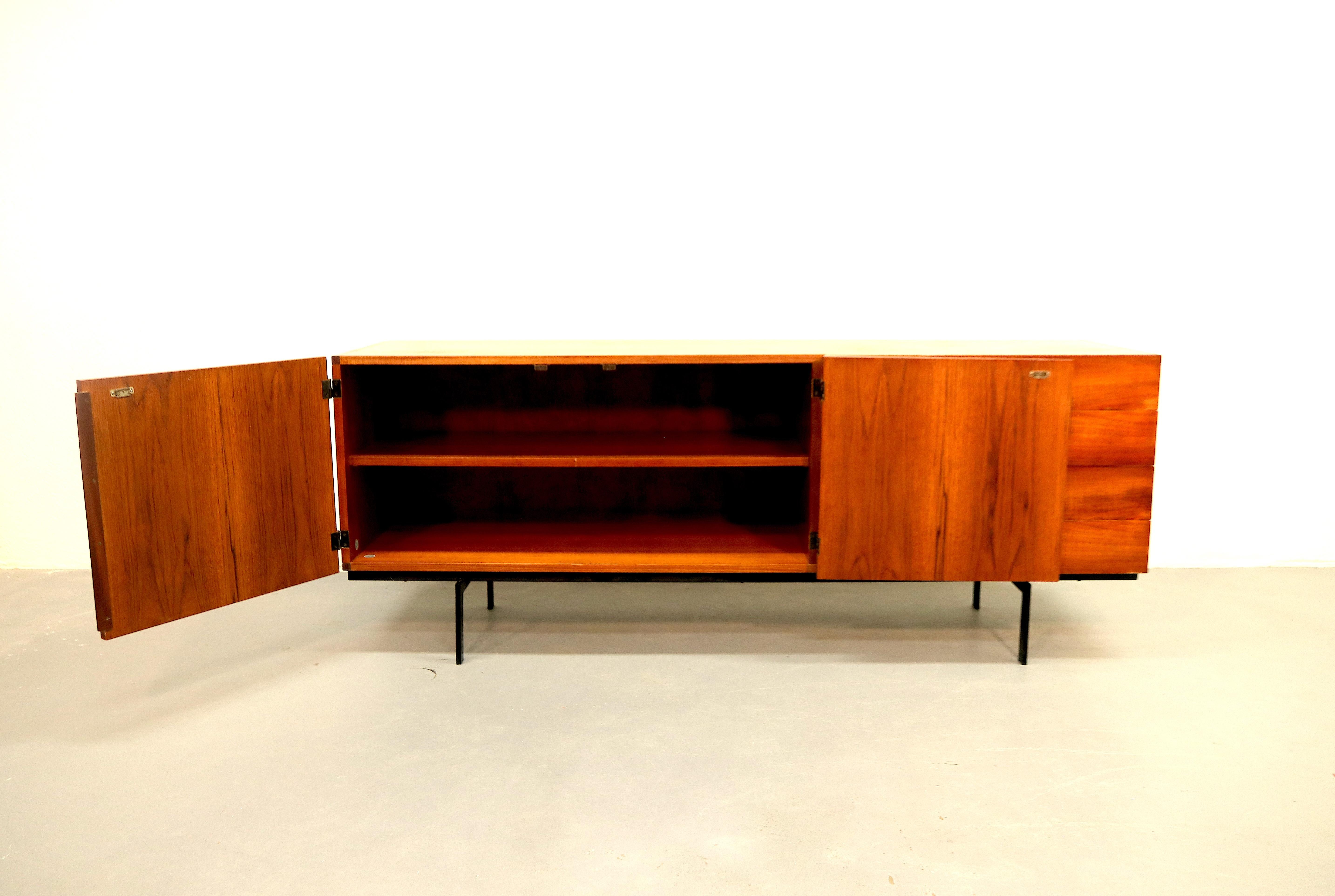 Cees Braakman Japanese Series DU04 Sideboard Credenza for Pastoe, 1958 In Good Condition In Amsterdam, NL