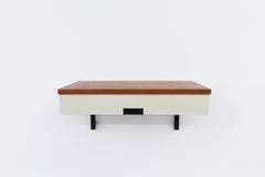 Coiffeuse murale de la série japonaise Cees Braakman en teck et crème