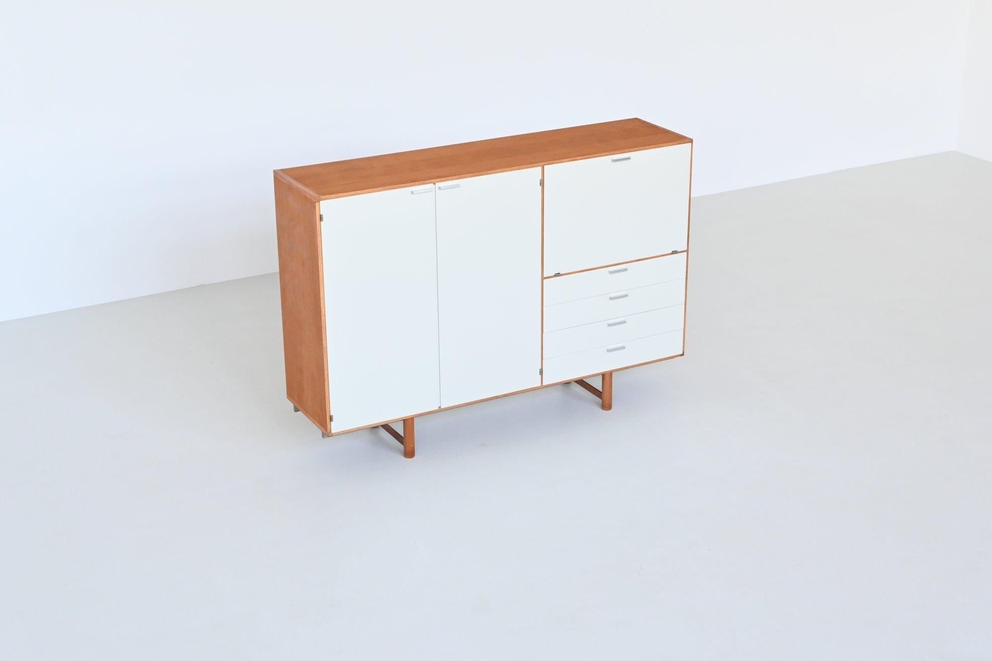 Cees Braakman Made-To-Measure highboard in oak Pastoe The Netherlands 1965 10