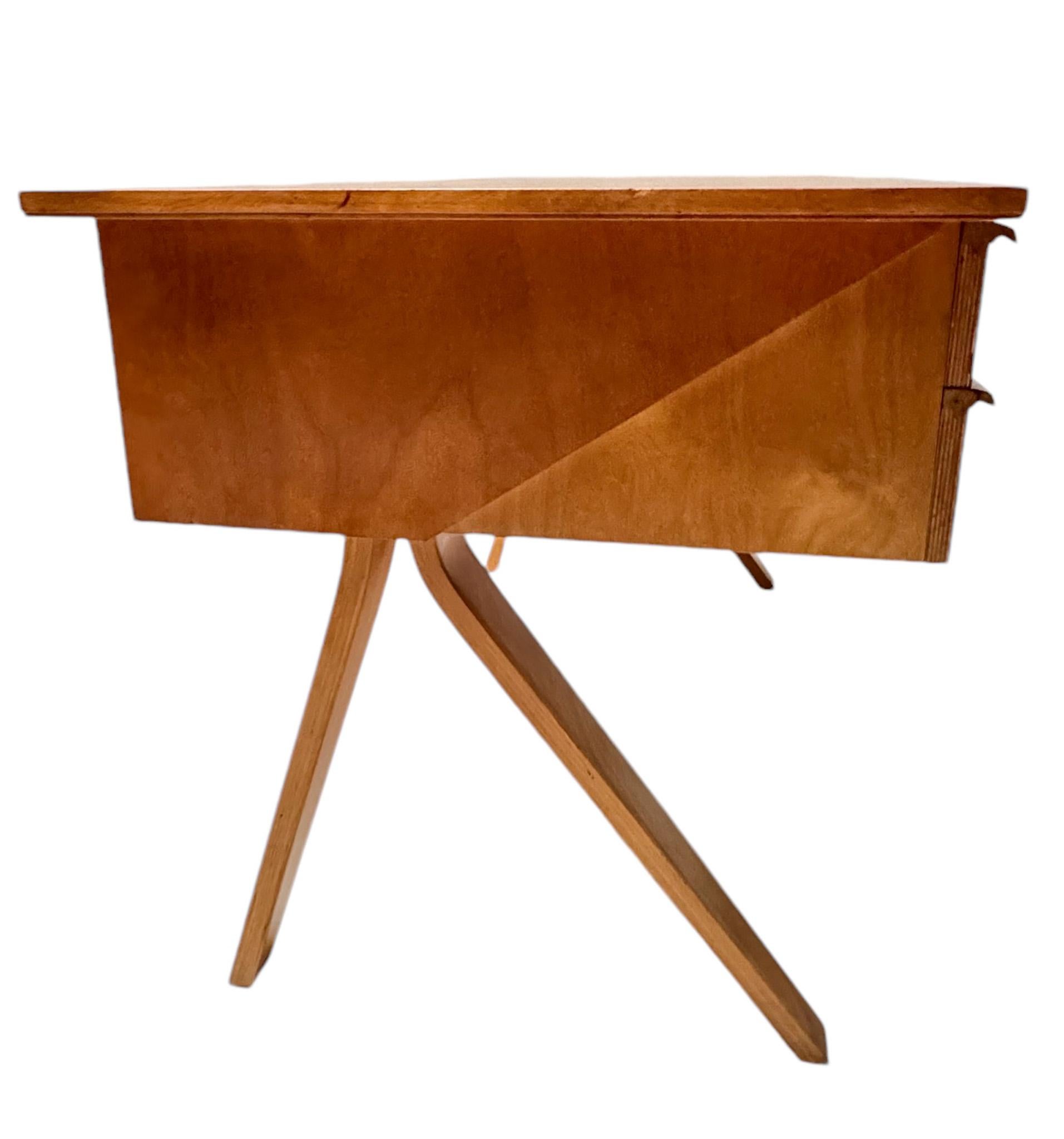 Cees Braakman Moderner EB02 Schreibtisch aus der Mitte des Jahrhunderts für Pastoe, 1950er Jahre im Zustand „Gut“ im Angebot in Amsterdam, NL