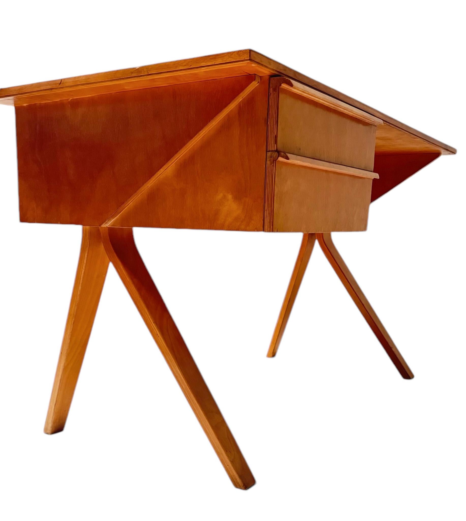 Cees Braakman Moderner EB02 Schreibtisch aus der Mitte des Jahrhunderts für Pastoe, 1950er Jahre (Mitte des 20. Jahrhunderts) im Angebot