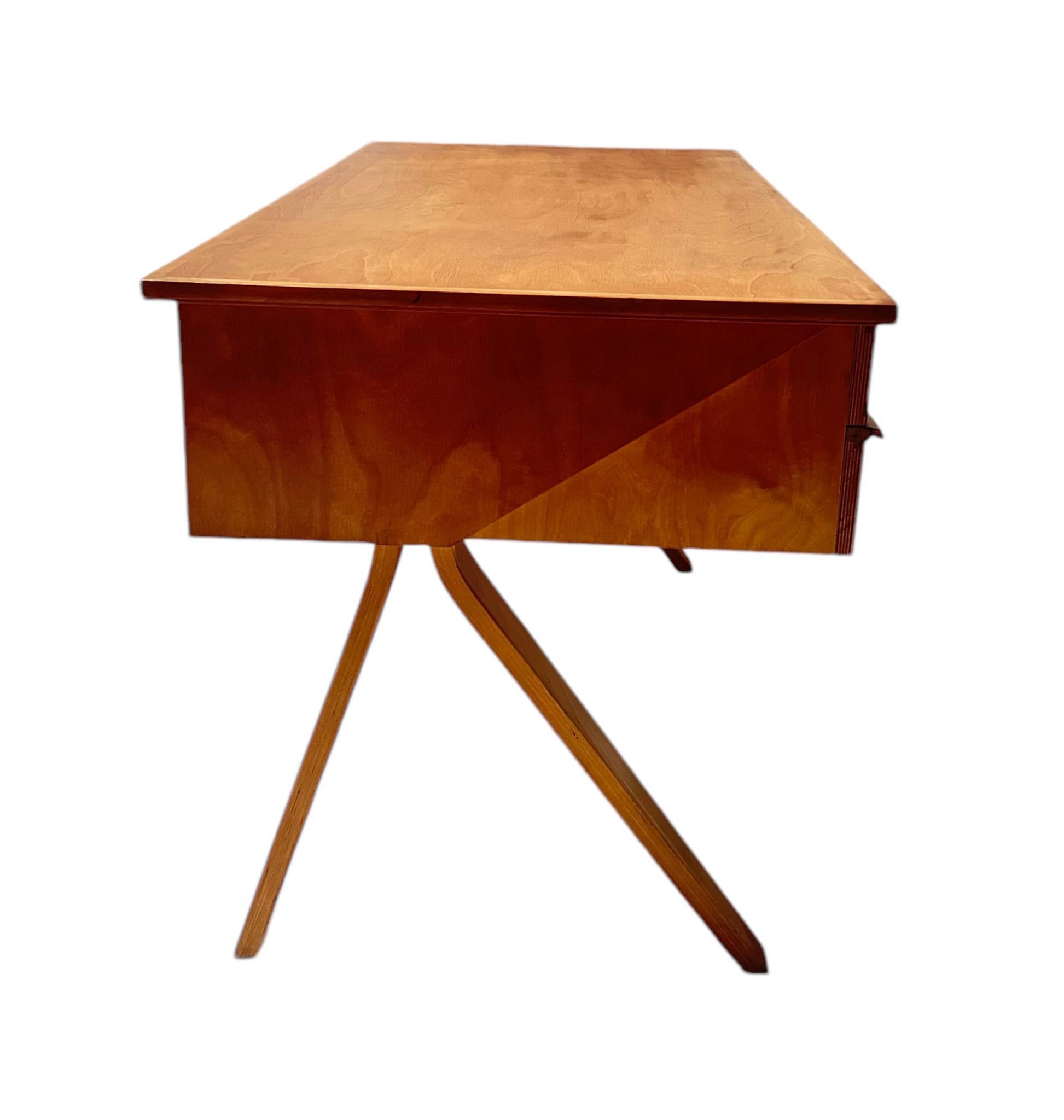 Cees Braakman Moderner EB02 Schreibtisch aus der Mitte des Jahrhunderts für Pastoe, 1950er Jahre (Birke) im Angebot