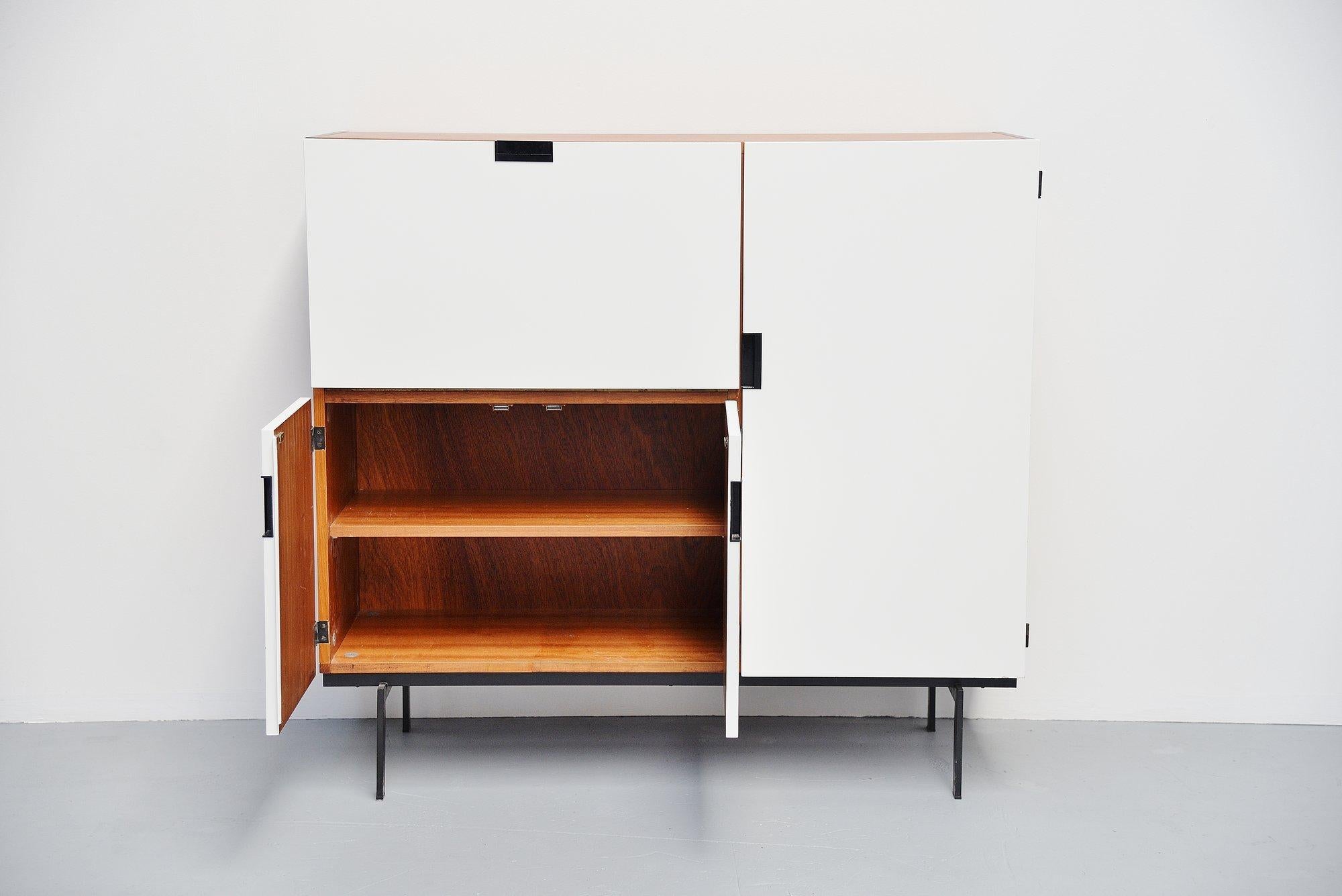 Cees Braakman Pastoe CU06 cabinet Holland, 1958 In Good Condition In Roosendaal, Noord Brabant