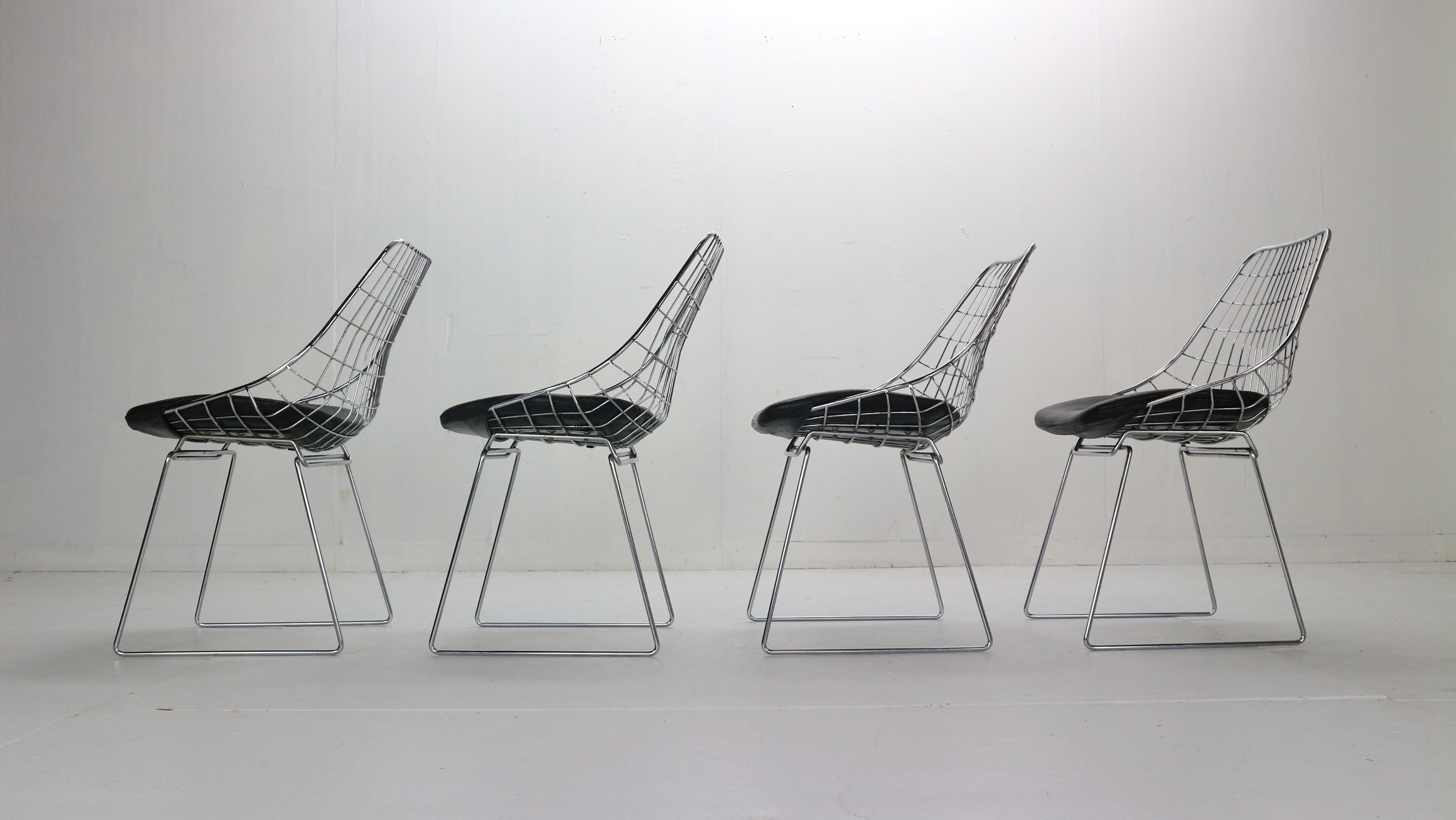 Cees Braakman Set of 4 Wire Chairs Model, 'SM05' for Pastoe, 1950s In Good Condition In The Hague, NL