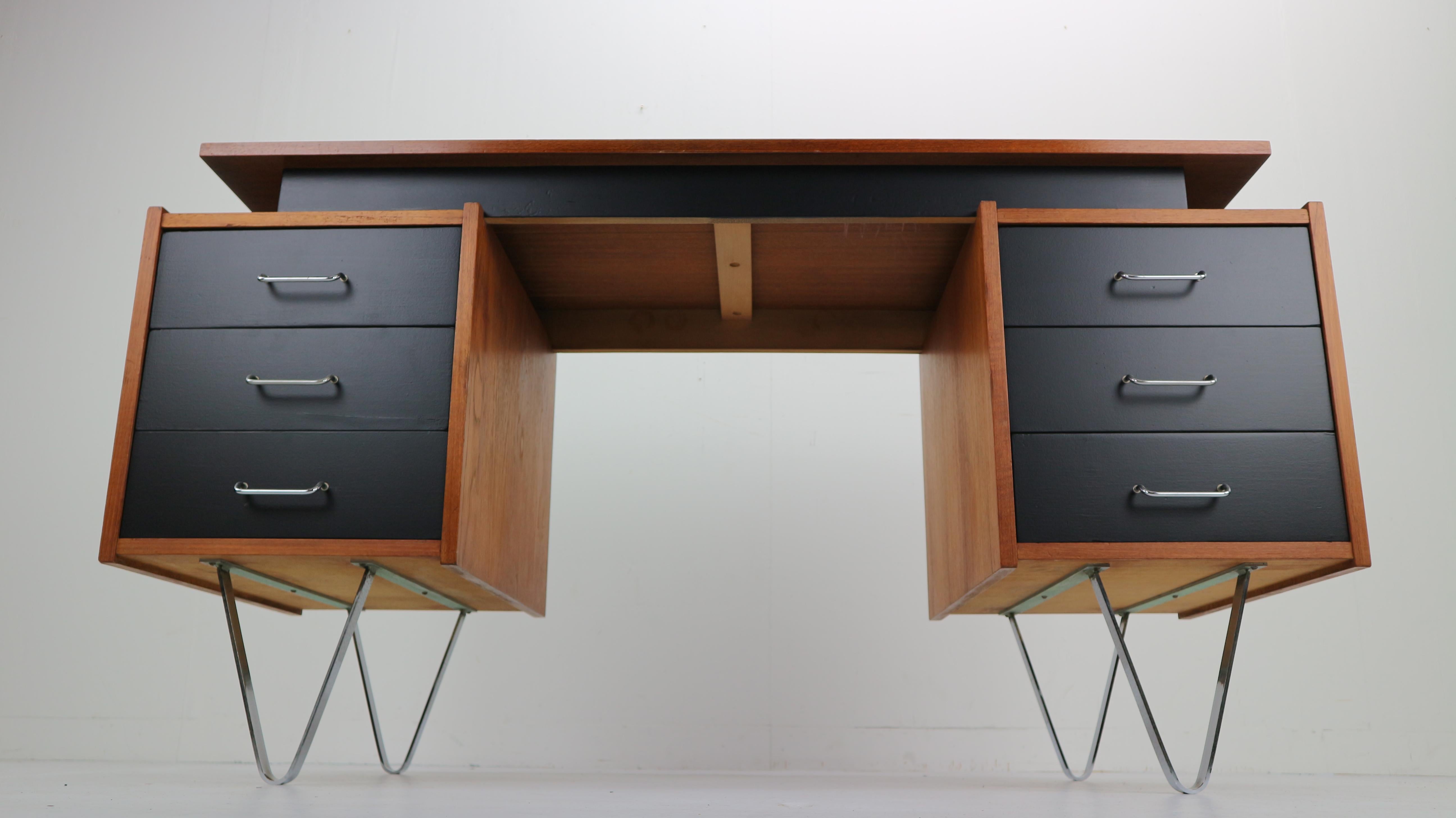 Cees Braakman Teak Desk with Triangle Legs for Pastoe, Dutch Design, 1950s 9