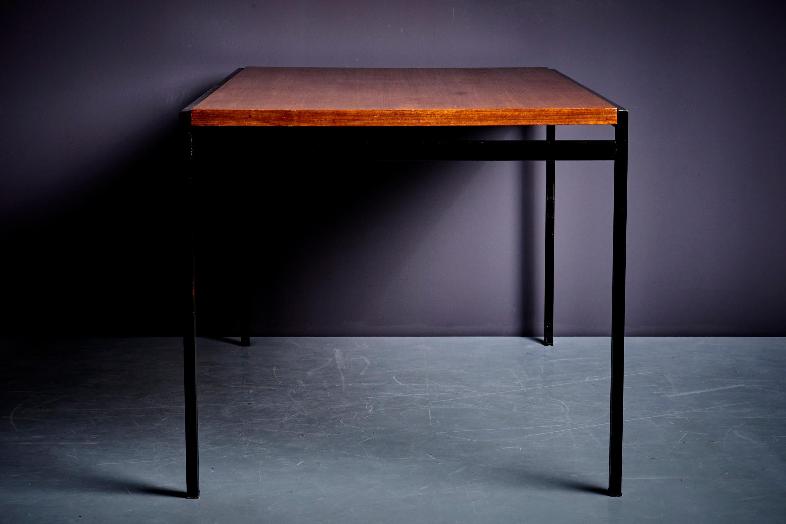 Cees Braakman TU30 dining table with teak top by Pastoe, 1960s In Fair Condition For Sale In Berlin, DE