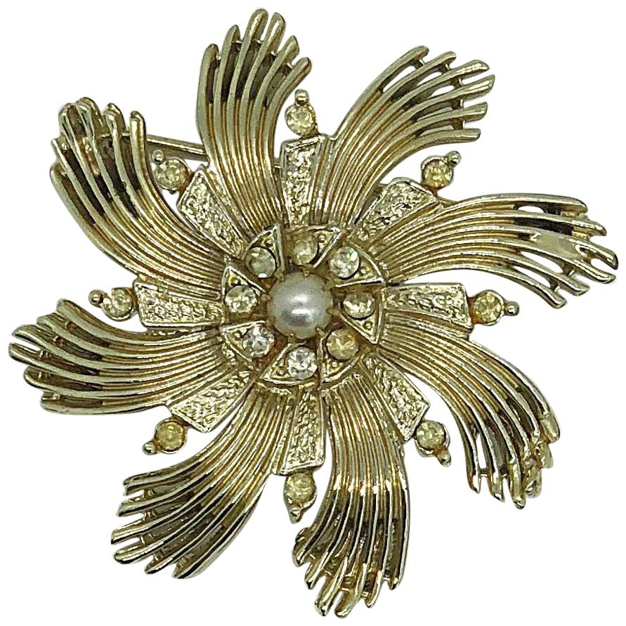 Ceil Chapman 1950s Gold + Pearl + Rhinestone Large Vintage 50s Brooch Pin For Sale