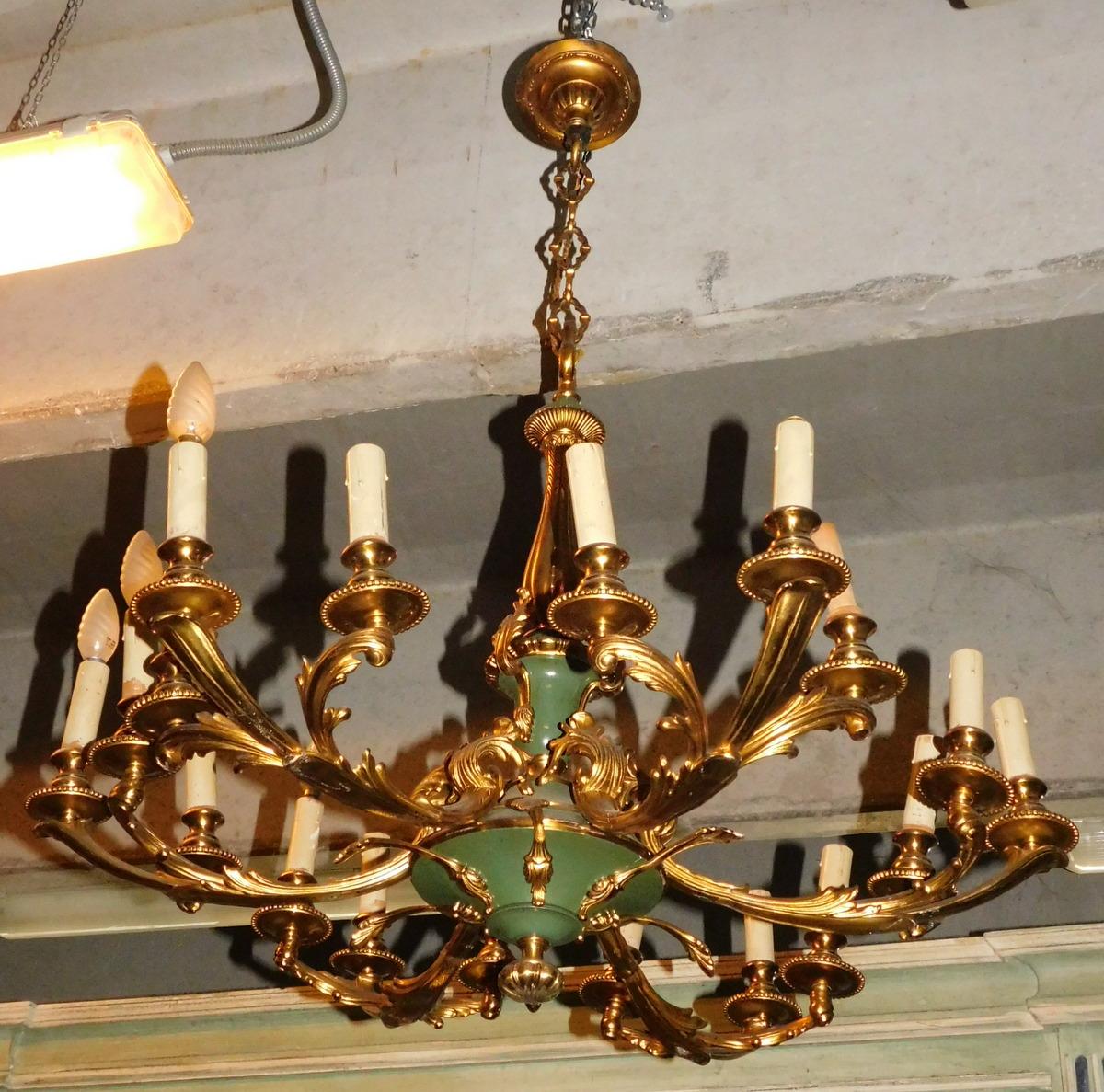 Ceiling Chandelier Lamp, 18 Lights, Gilded Brass, Italian Liberty '900 For Sale 5