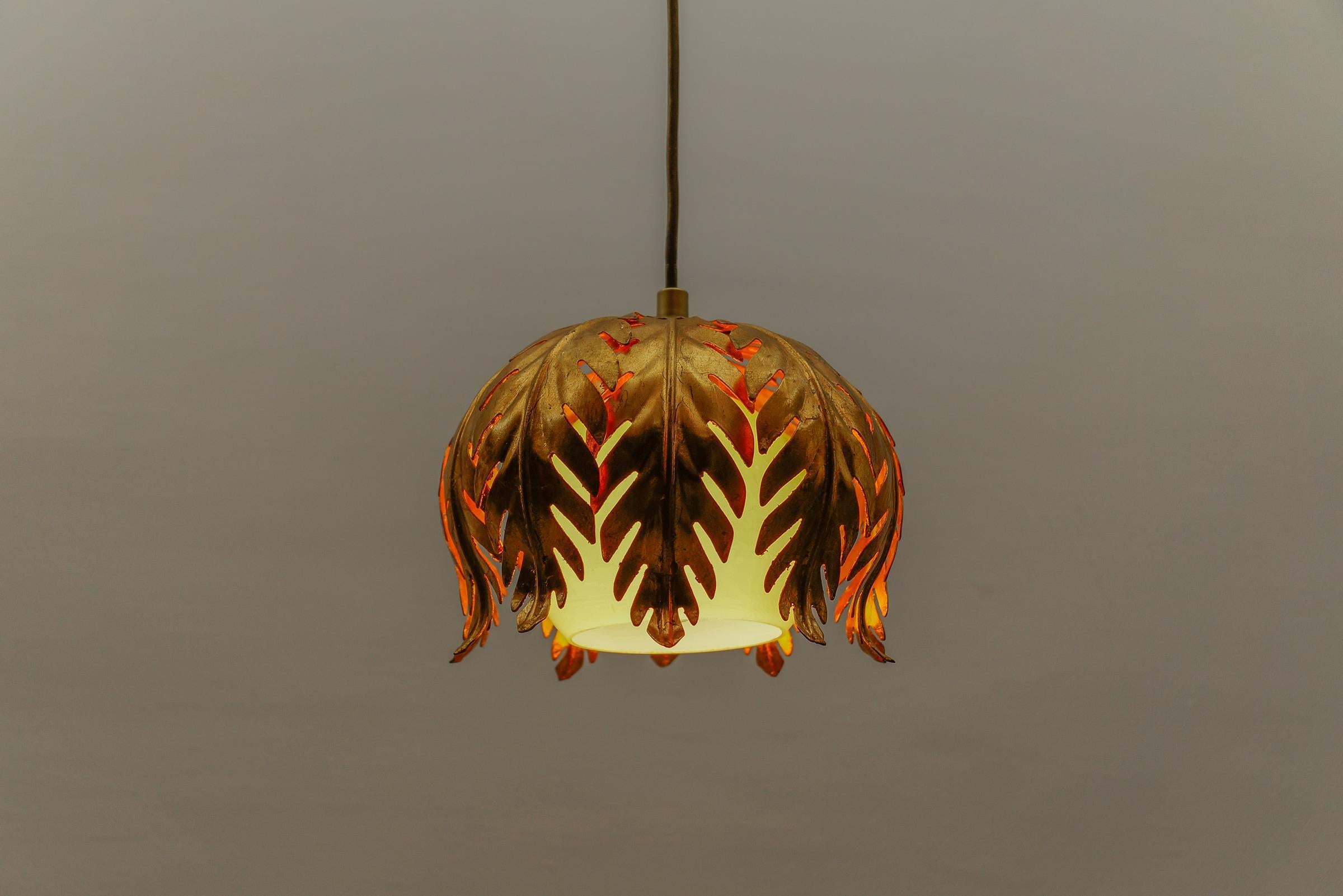Tedesco Lampada da soffitto floreale di Hans Kögl, Hollywood Regency, Germania, anni '70 in vendita