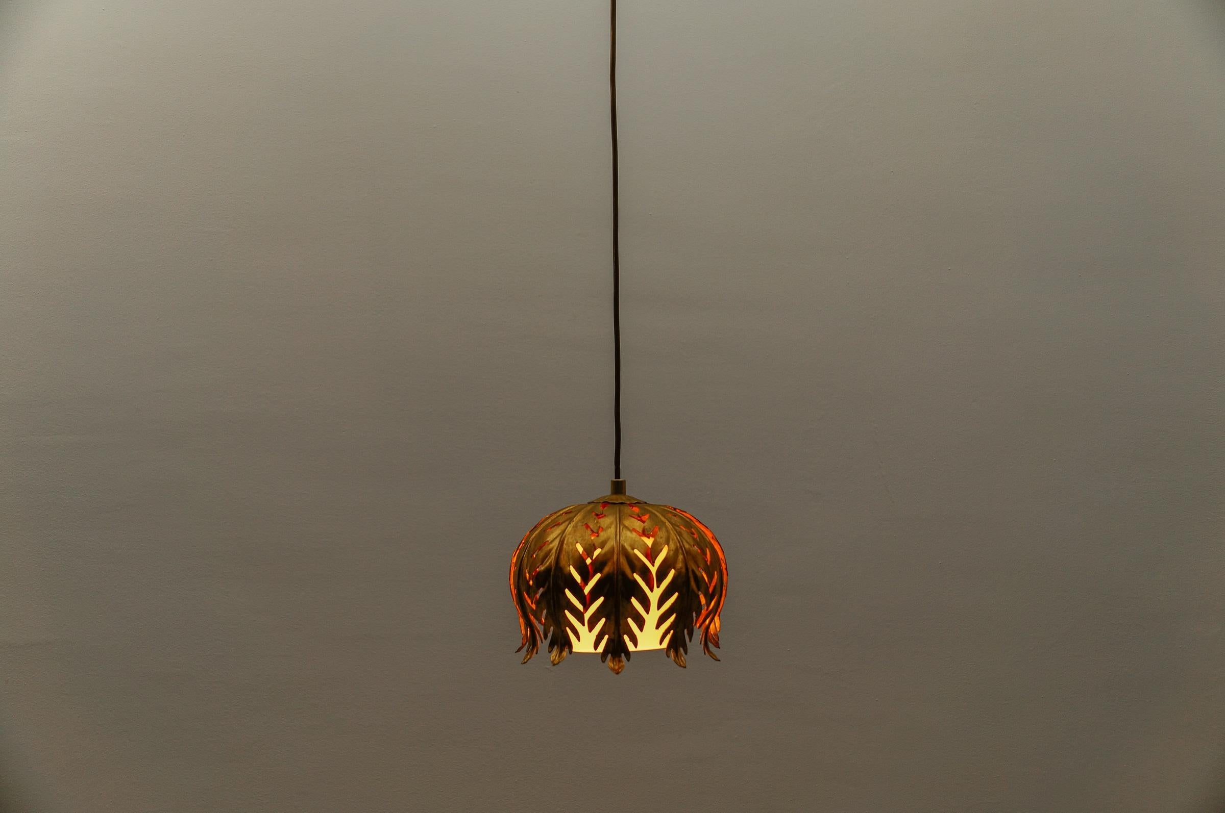 Lampada da soffitto floreale di Hans Kögl, Hollywood Regency, Germania, anni '70 in vendita 2
