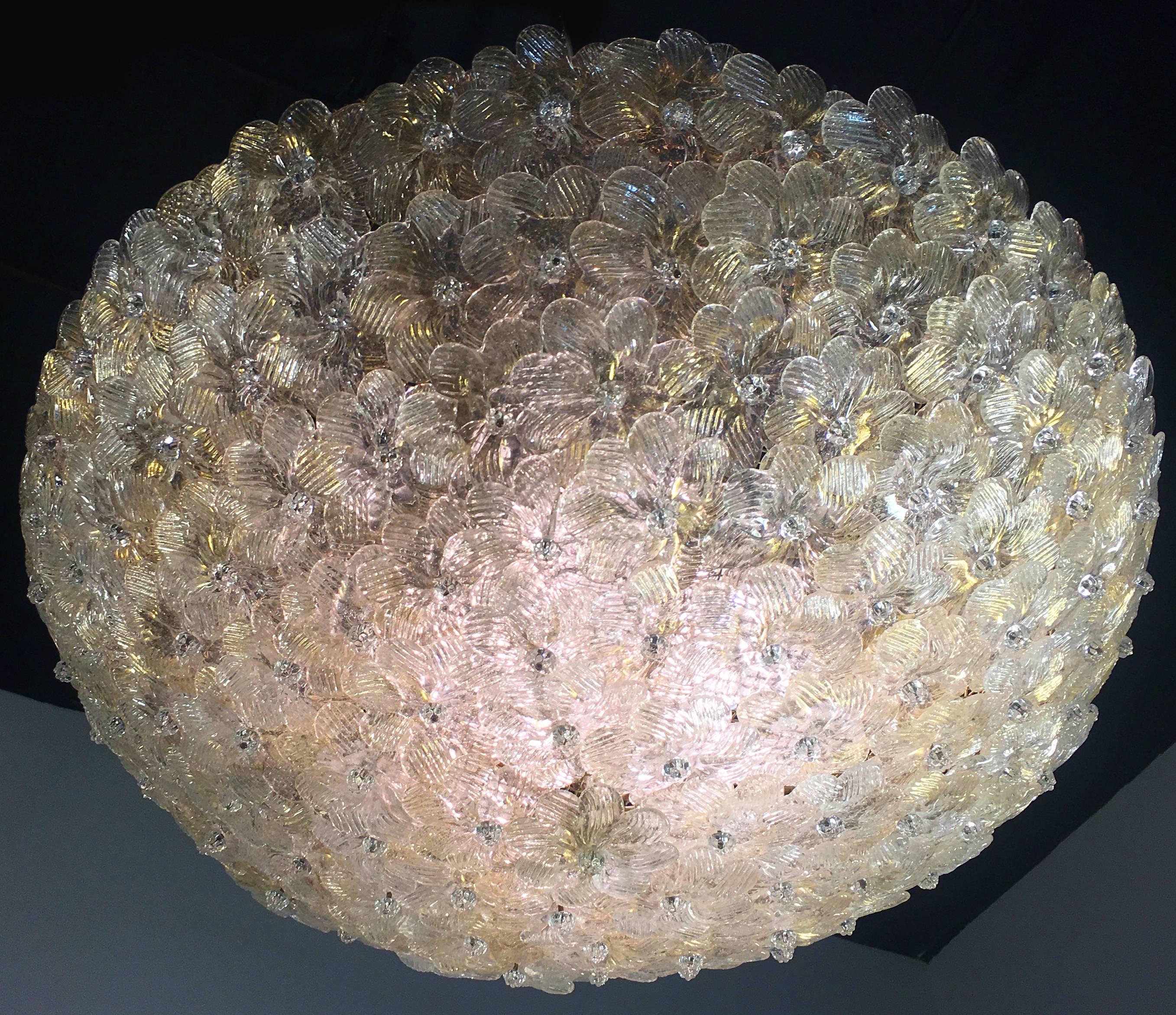 20ième siècle Lampe à fleurs de plafond par Barovier & Toso:: Murano:: 1980 en vente