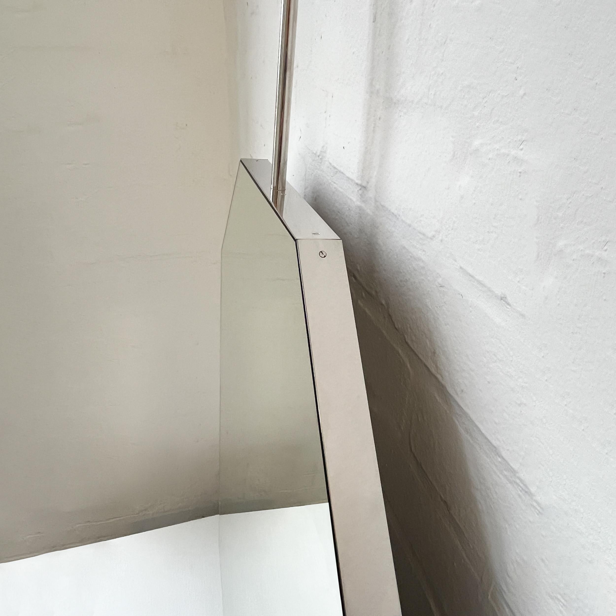 Miroir octogonal suspendu au plafond avec cadre nickelé Neuf - En vente à London, London