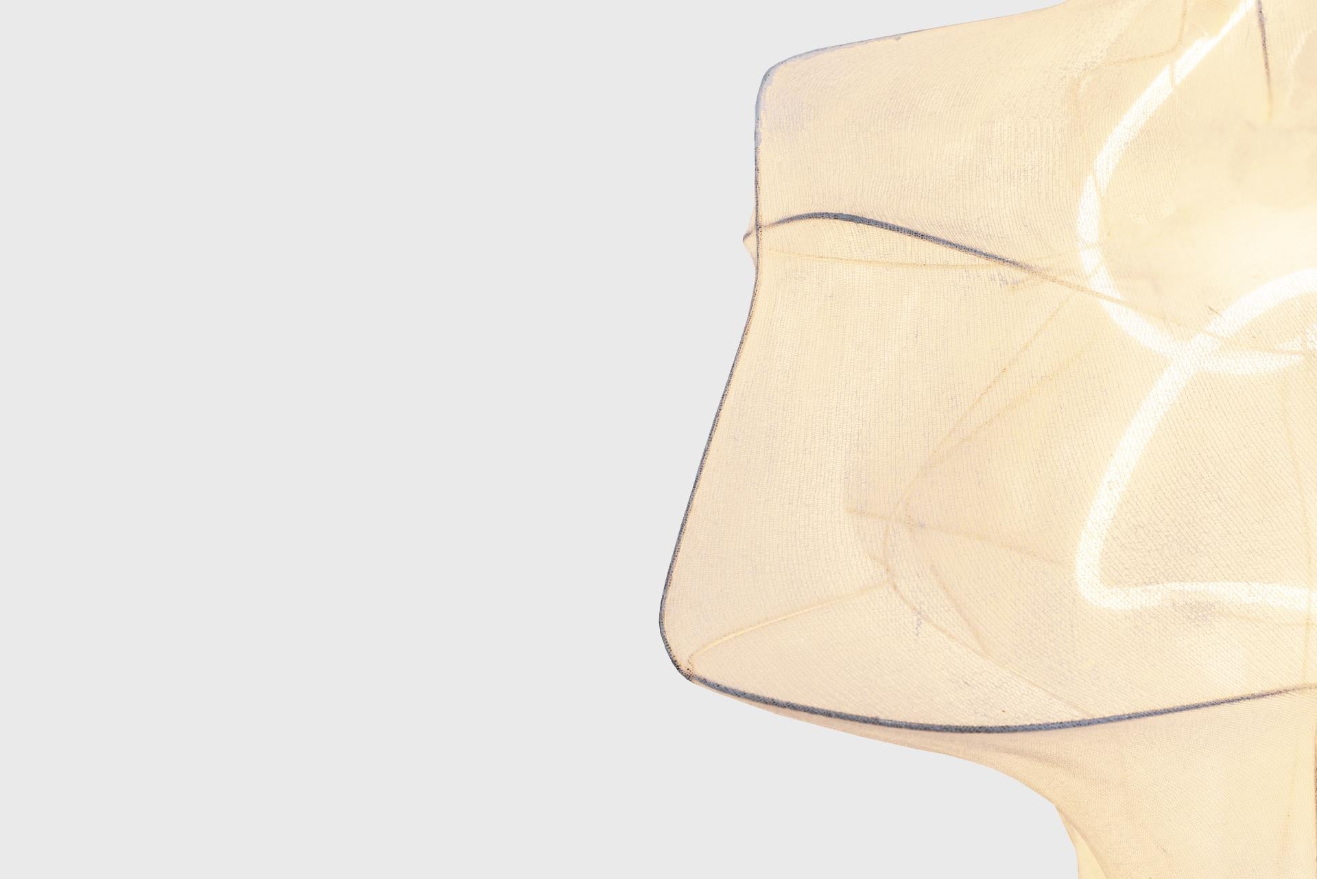 Danese Lampada da soffitto contemporanea bianca 02, Oliver & Frederik, maglia e acciaio, luce LED in vendita